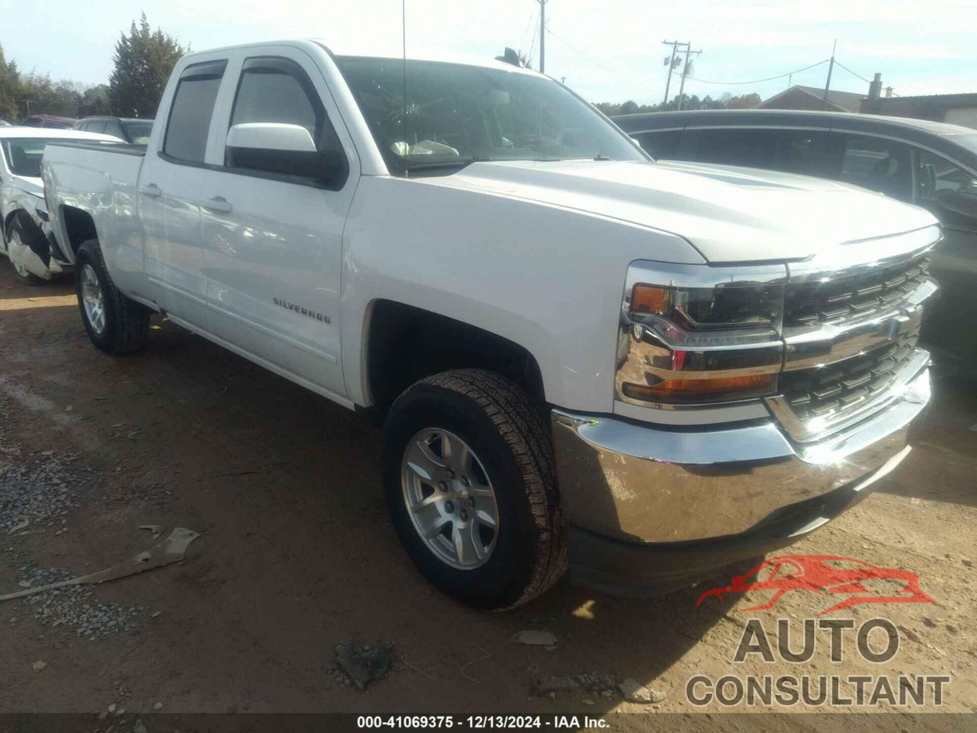 CHEVROLET SILVERADO 1500 2017 - 1GCVKREC8HZ141381