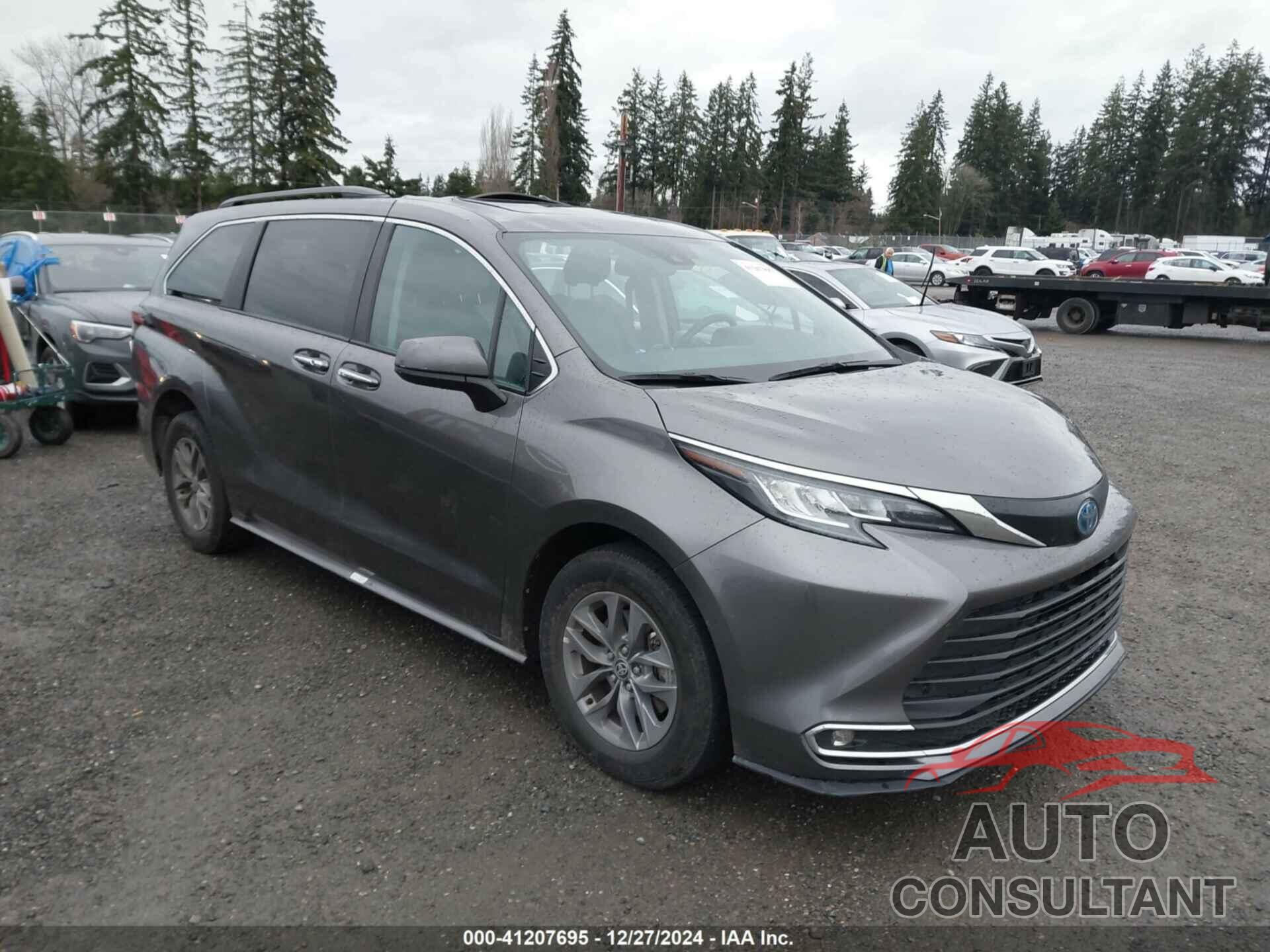 TOYOTA SIENNA 2023 - 5TDYRKEC1PS171399