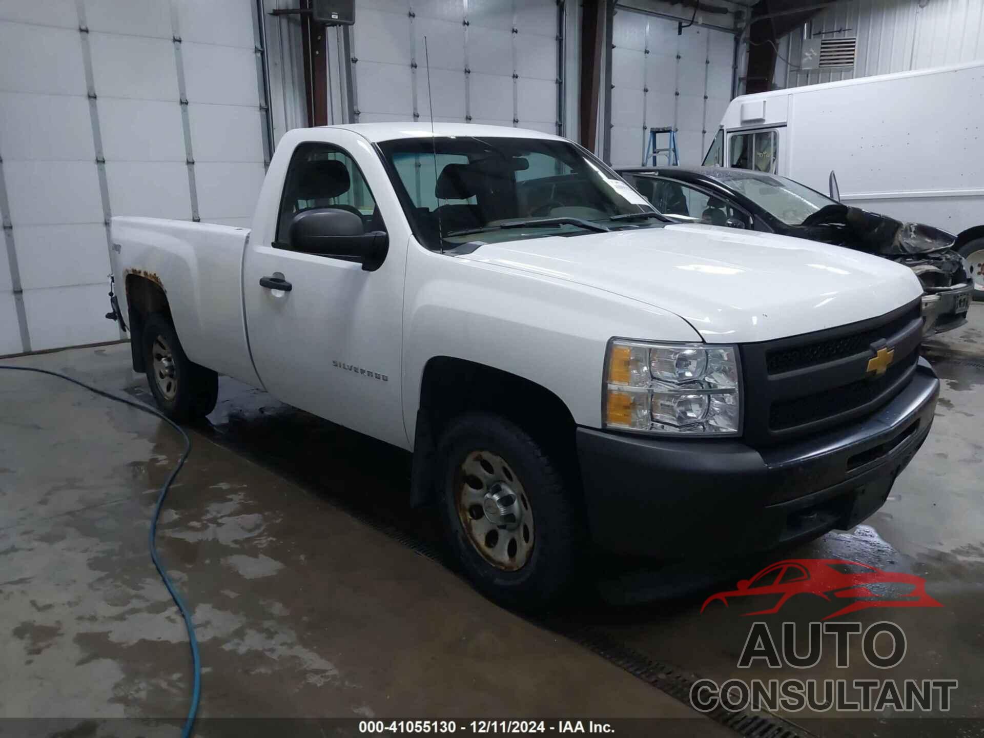 CHEVROLET SILVERADO 1500 2012 - 1GCNKPE02CZ323127