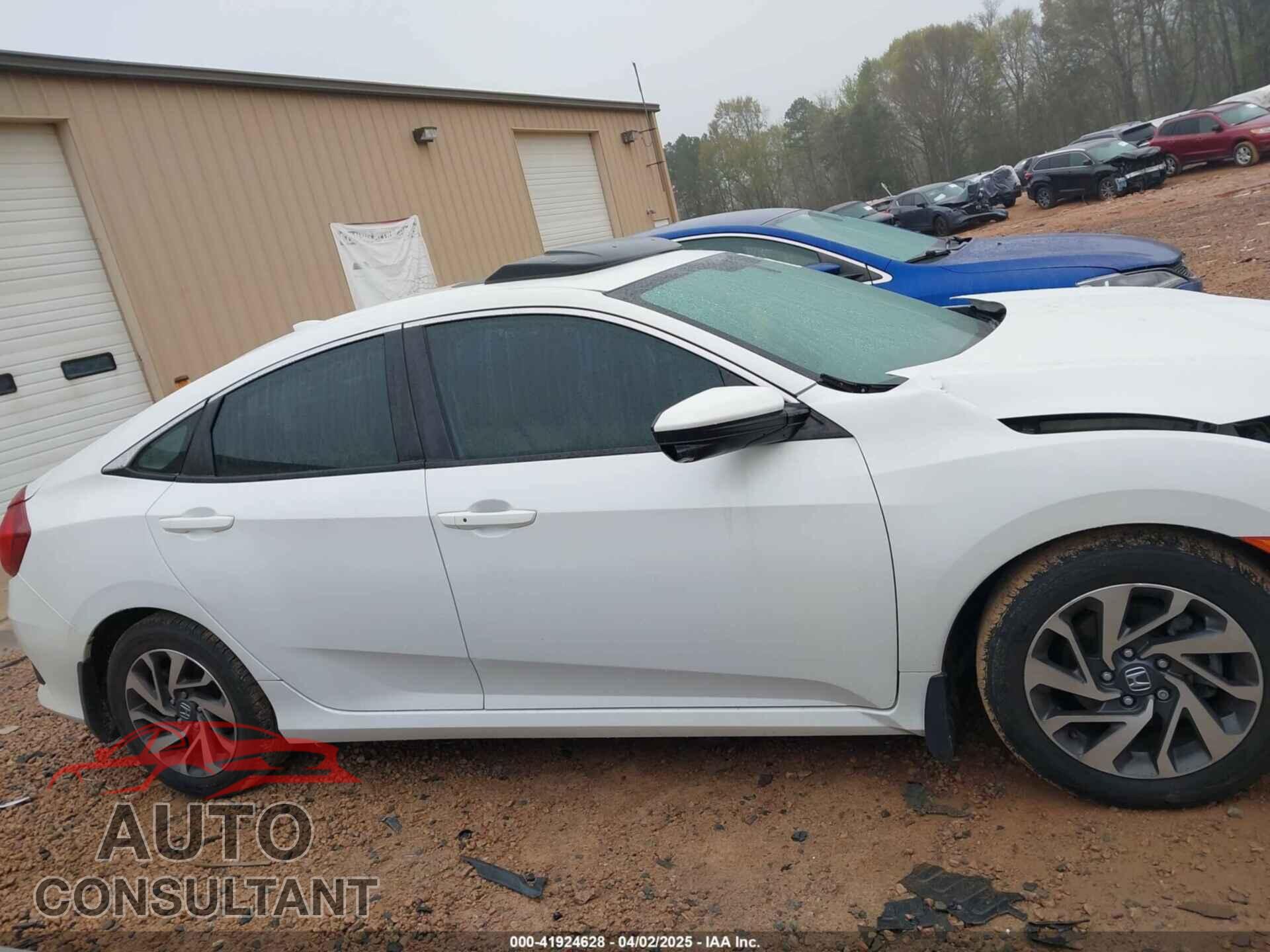 HONDA CIVIC 2018 - 2HGFC2F77JH576099
