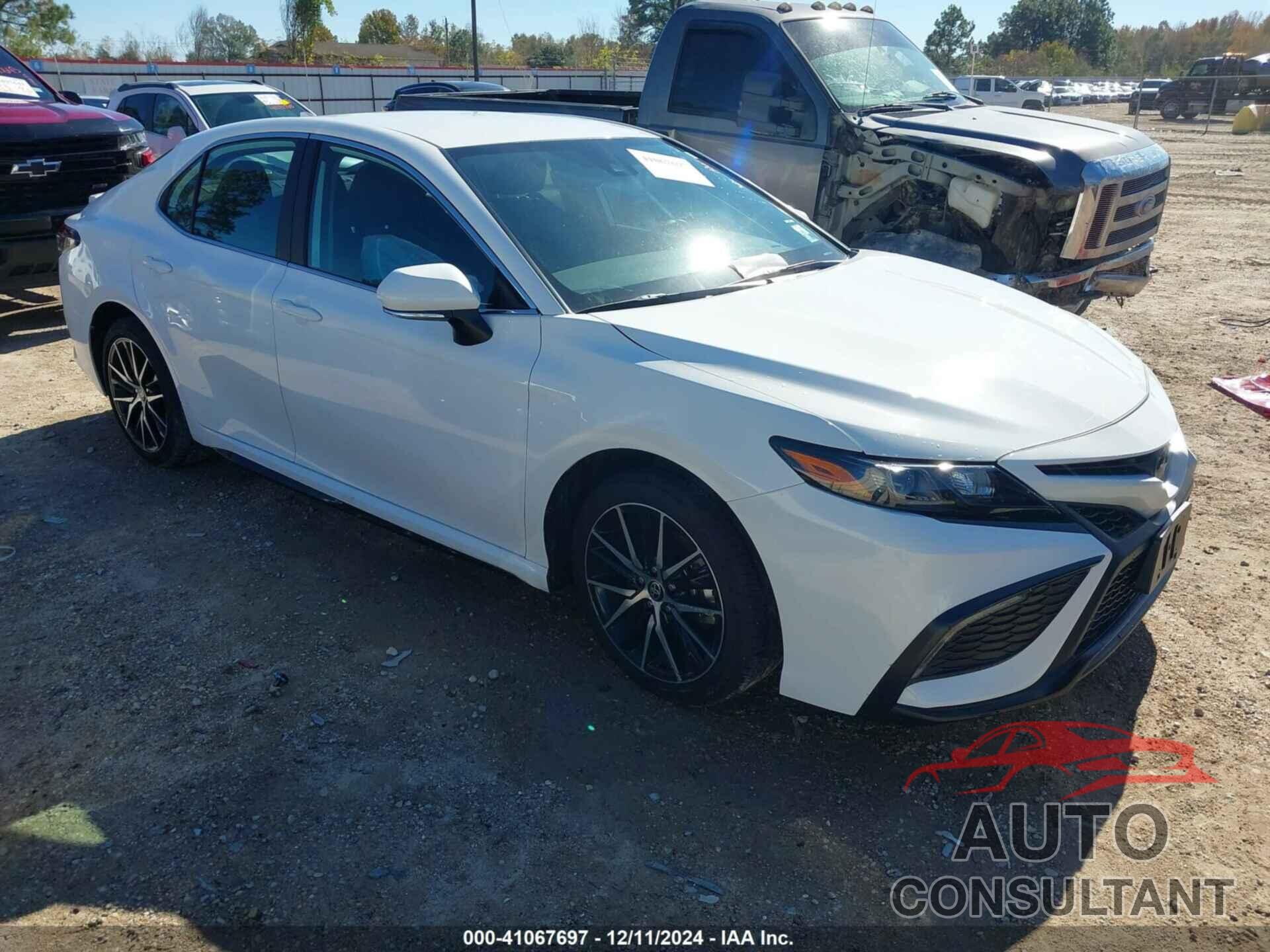 TOYOTA CAMRY 2024 - 4T1G11AK2RU262377