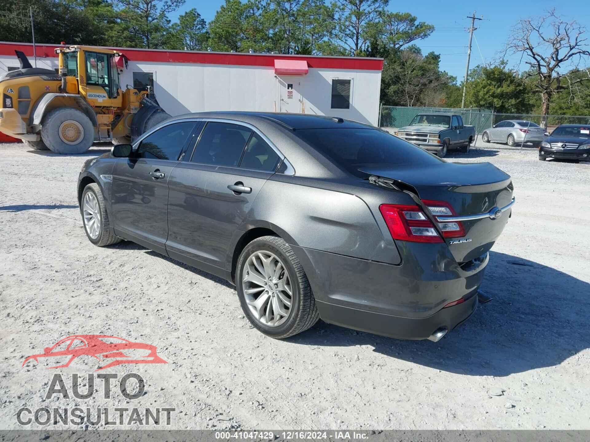 FORD TAURUS 2018 - 1FAHP2F85JG124111