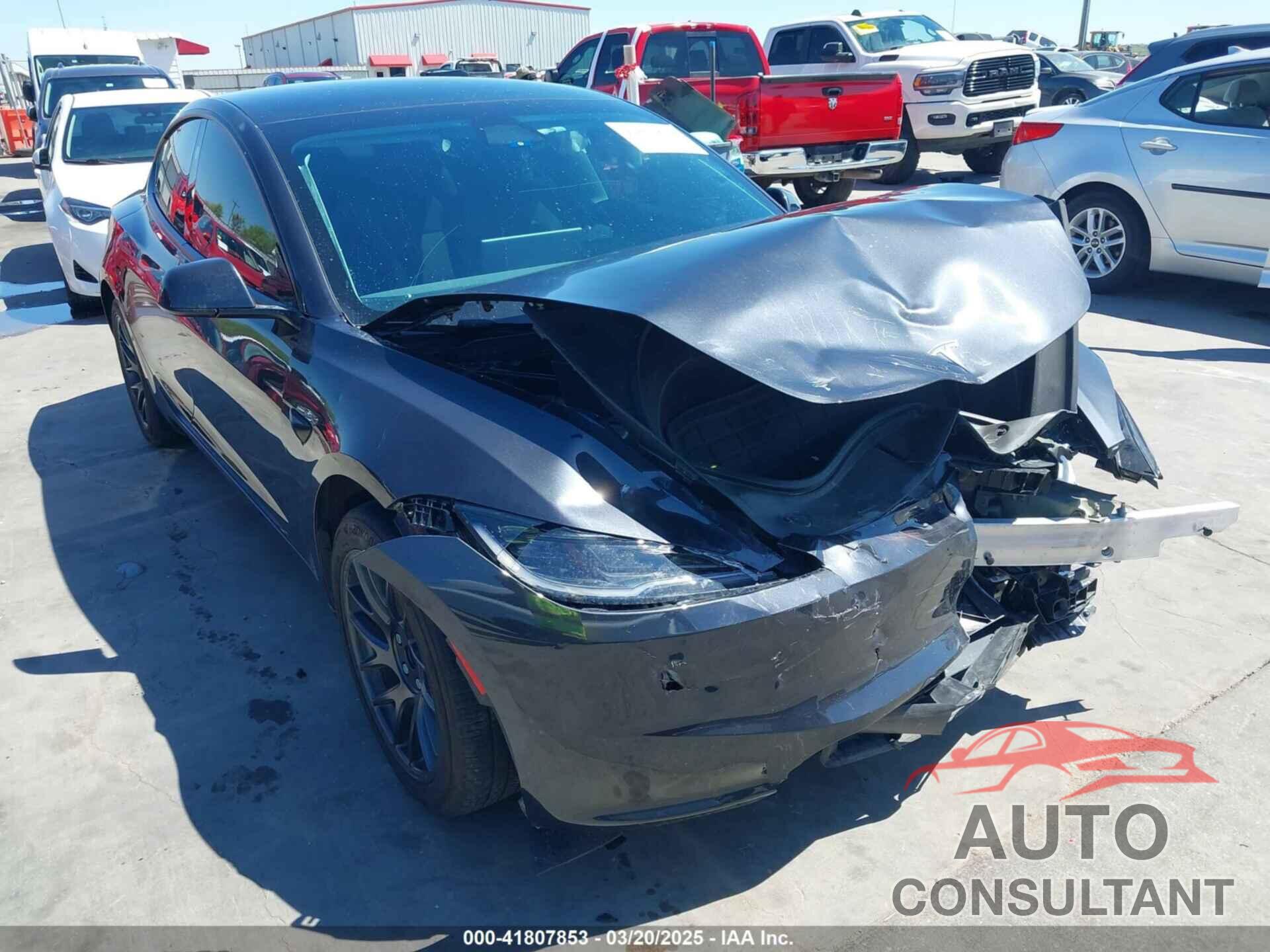 TESLA MODEL 3 2024 - 5YJ3E1EA5RF718857