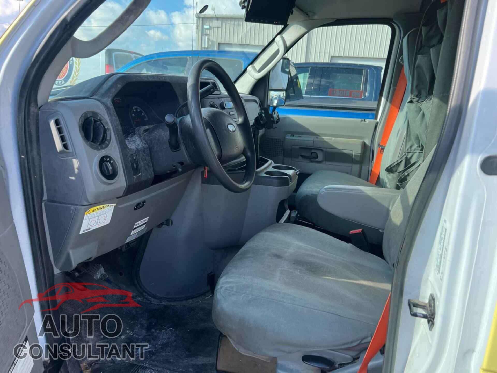 FORD ECONOLINE 2018 - 1FDXE4FS9JDC24924
