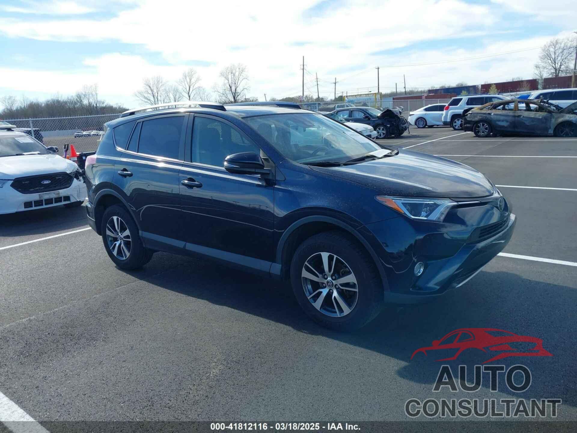 TOYOTA RAV4 2018 - JTMRFREV3JJ197885