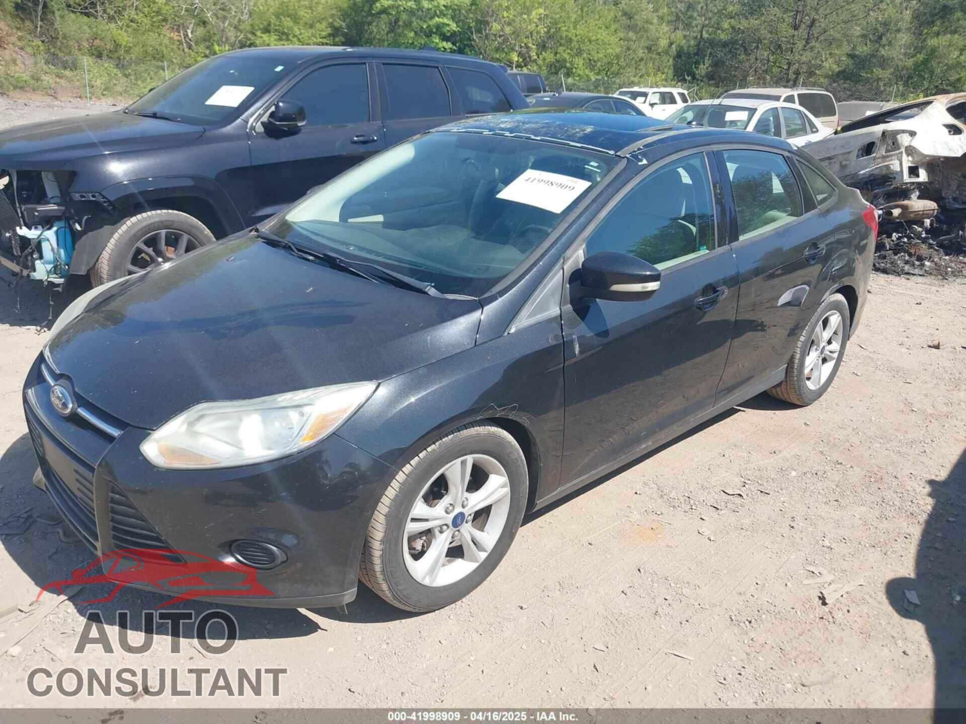 FORD FOCUS 2014 - 1FADP3F22EL457525