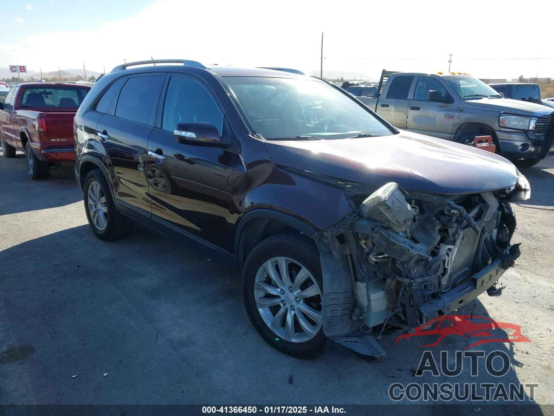 KIA SORENTO 2011 - 5XYKU4A25BG061992