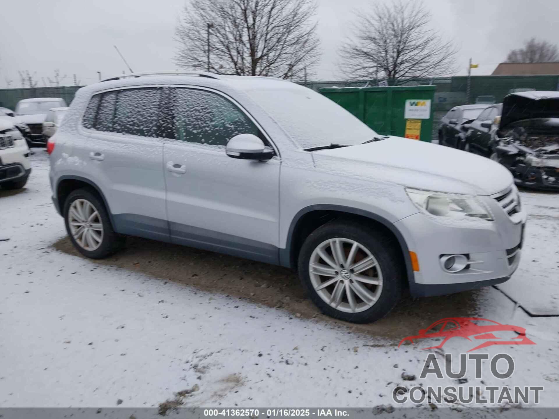 VOLKSWAGEN TIGUAN 2011 - WVGBV7AXXBW552180