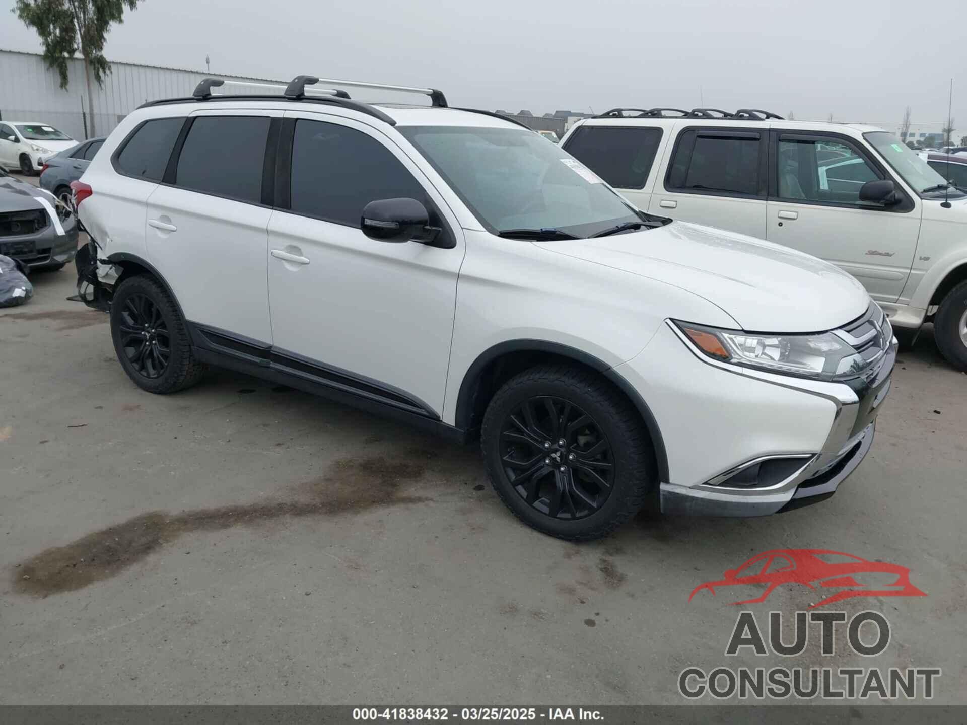 MITSUBISHI OUTLANDER 2018 - JA4AD3A35JZ060351