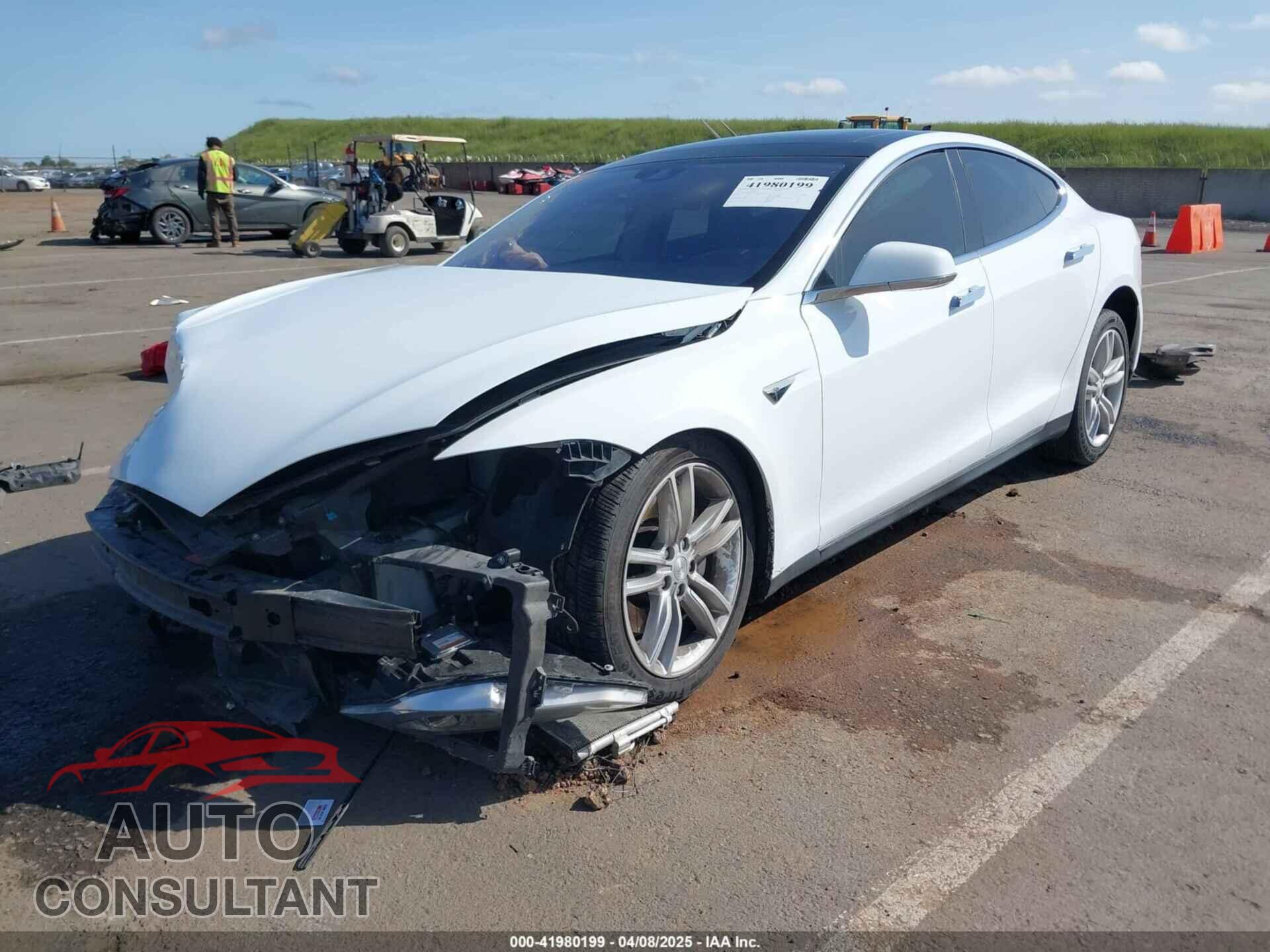 TESLA MODEL S 2015 - 5YJSA1V24FF098157