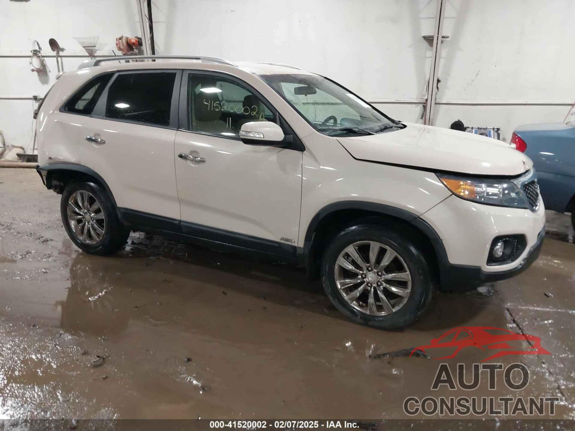 KIA SORENTO 2011 - 5XYKUDA24BG104184