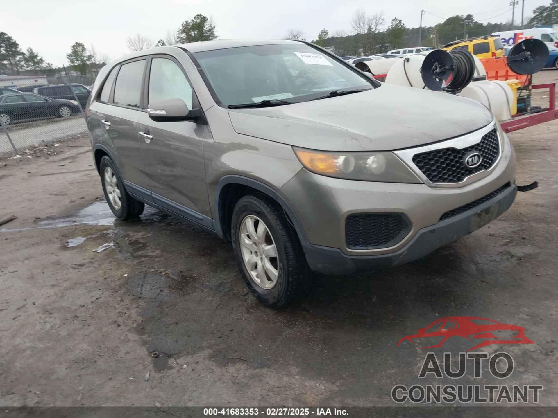 KIA SORENTO 2011 - 5XYKT3A14BG115237