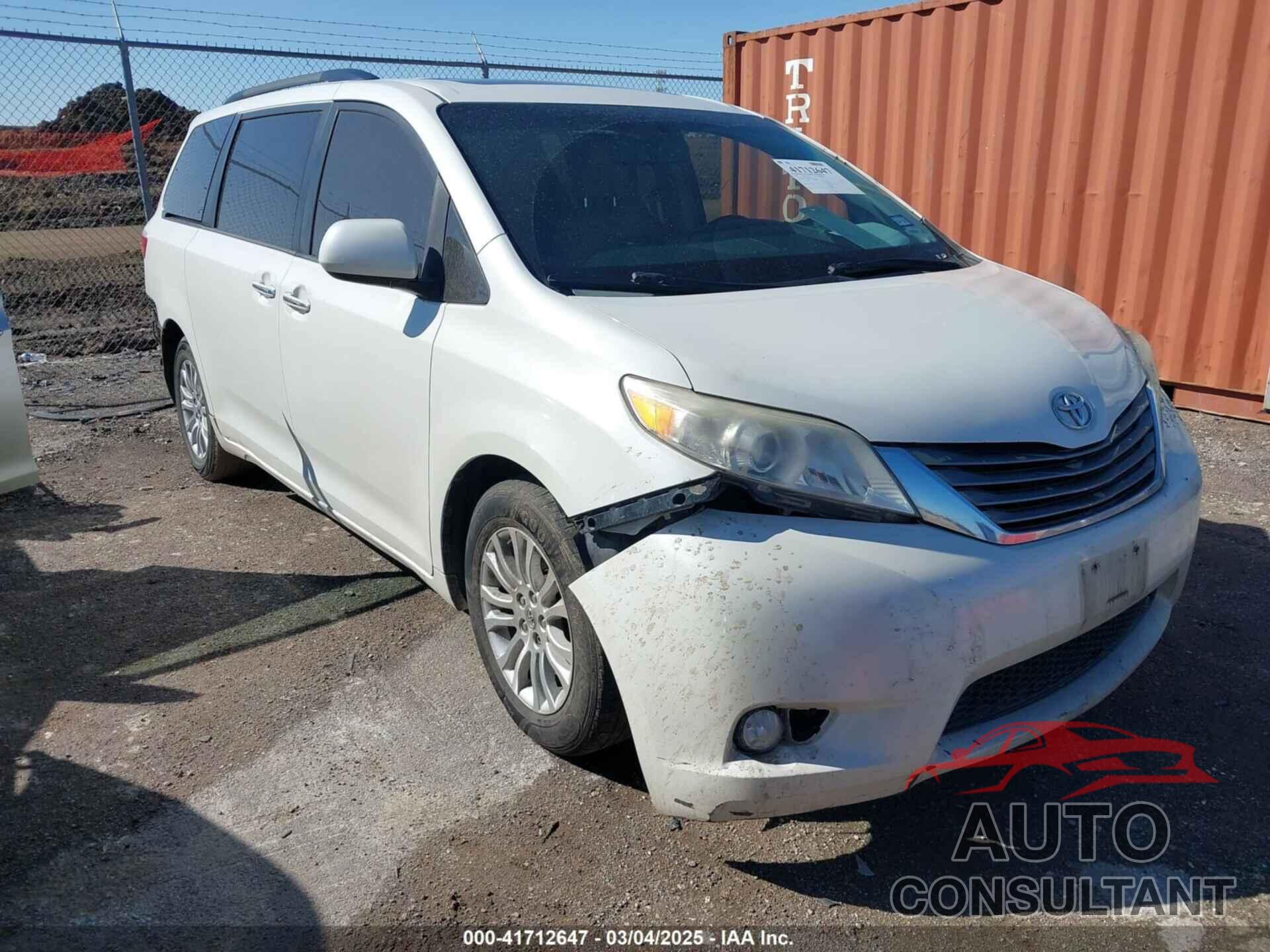TOYOTA SIENNA 2015 - 5TDYK3DC3FS602836