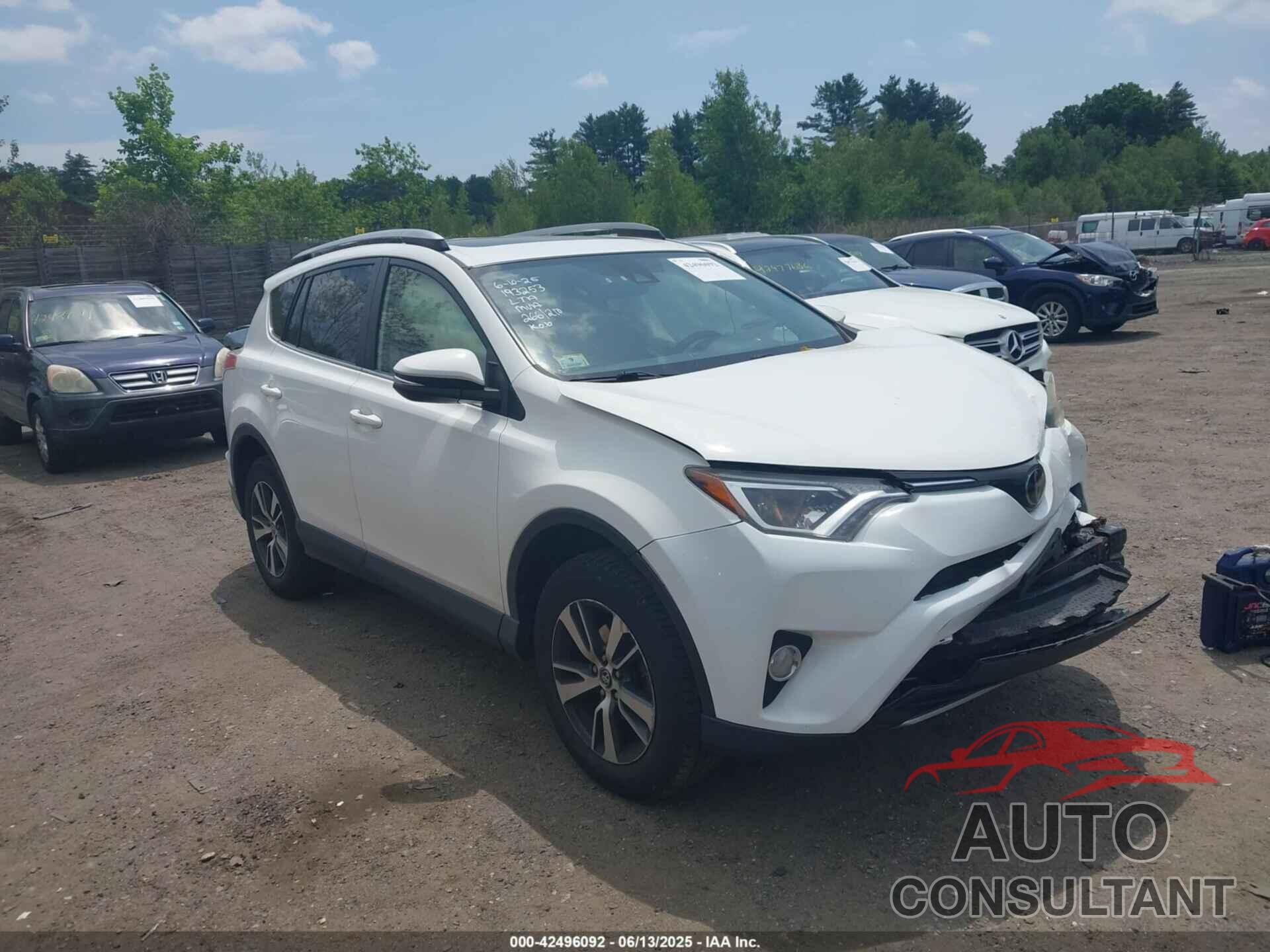 TOYOTA RAV4 2018 - JTMRFREV4JJ733422
