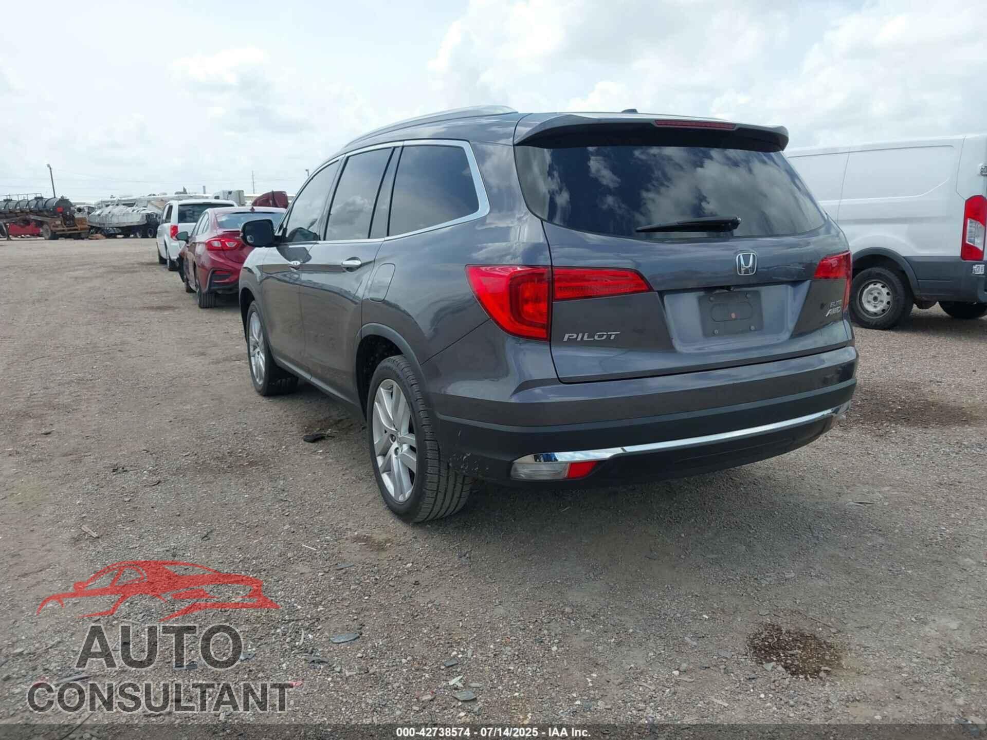 HONDA PILOT 2017 - 5FNYF6H05HB097704