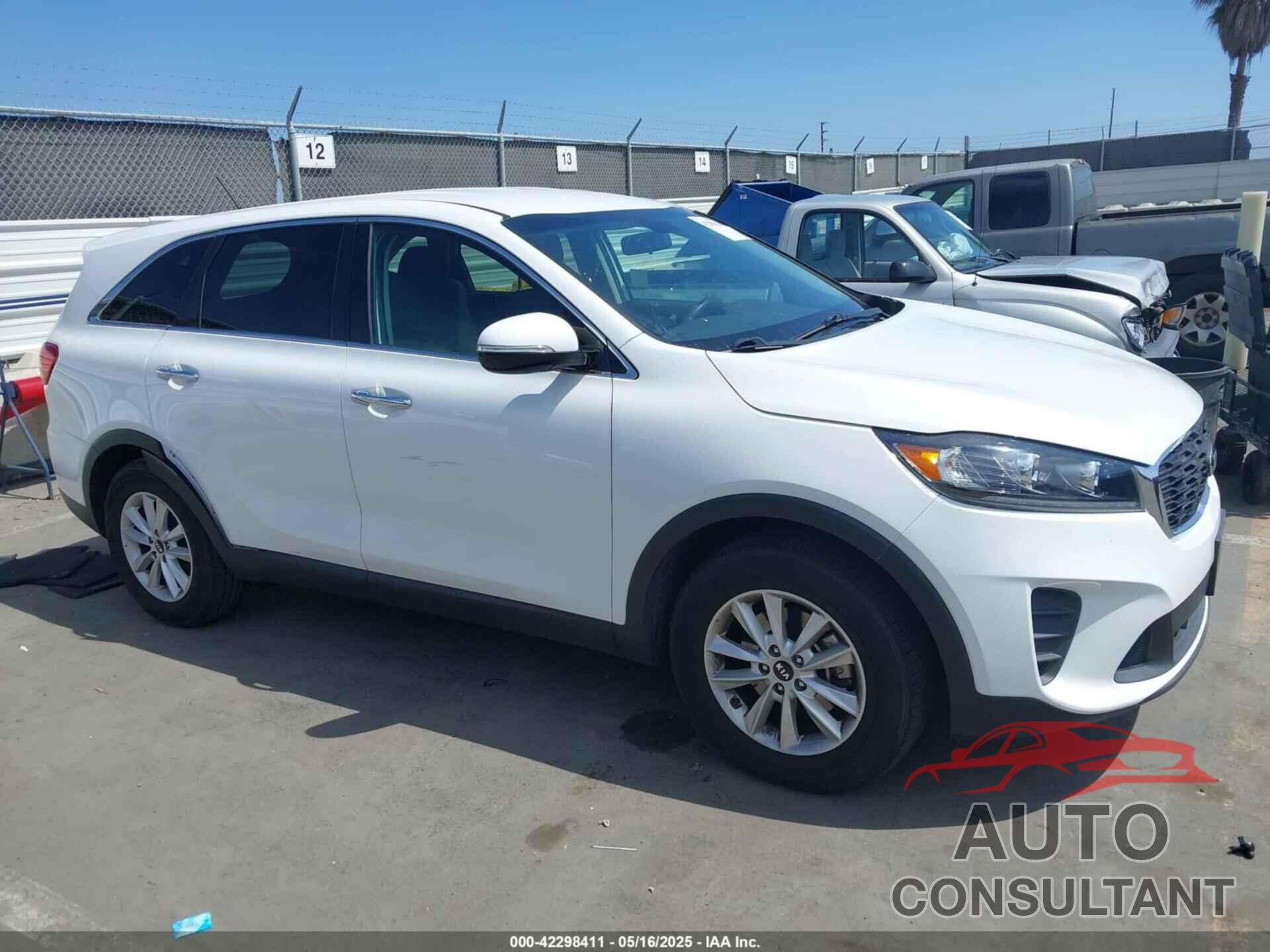 KIA SORENTO 2019 - 5XYPG4A38KG550585