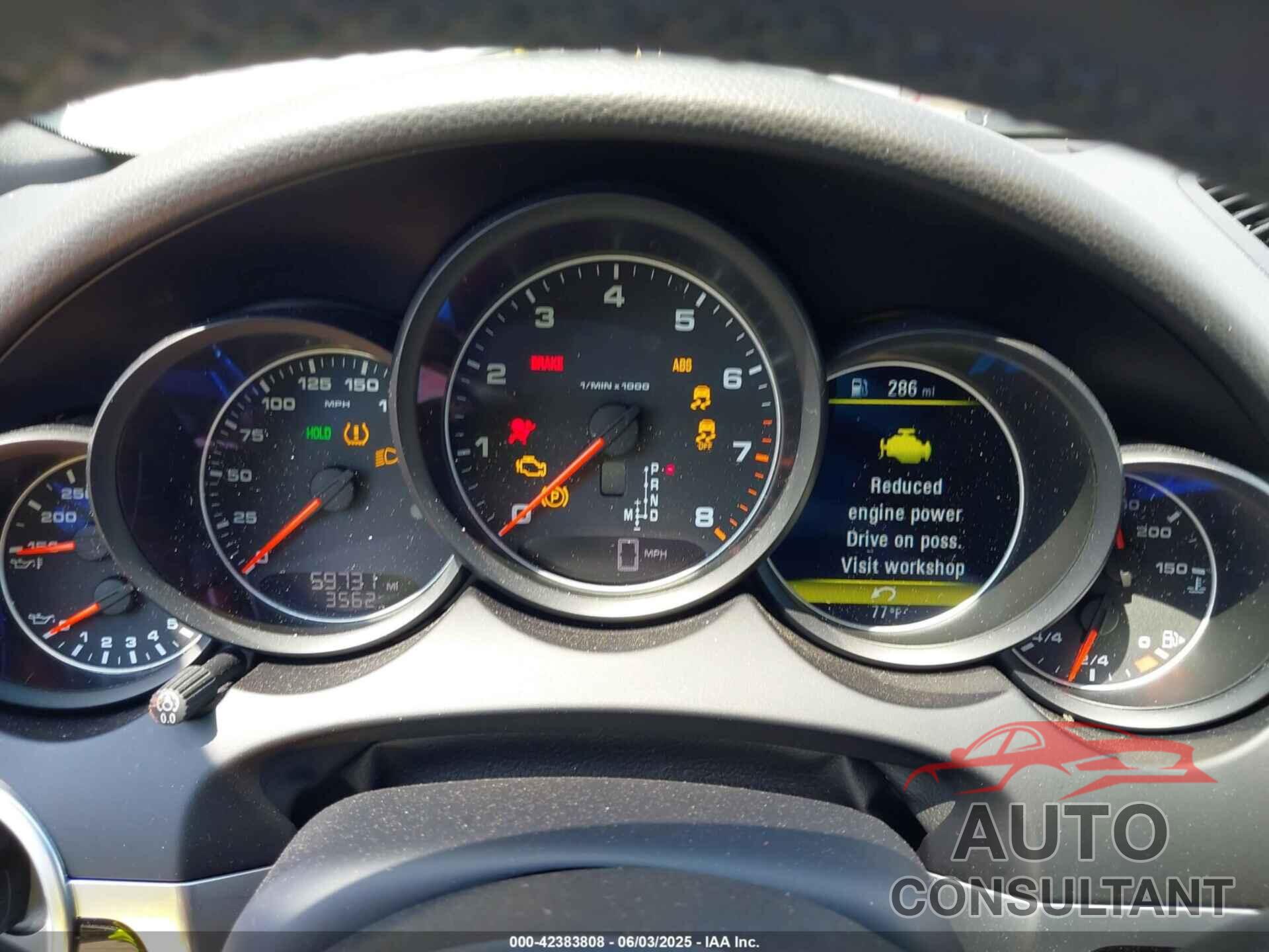 PORSCHE CAYENNE 2018 - WP1AA2A28JKA02807