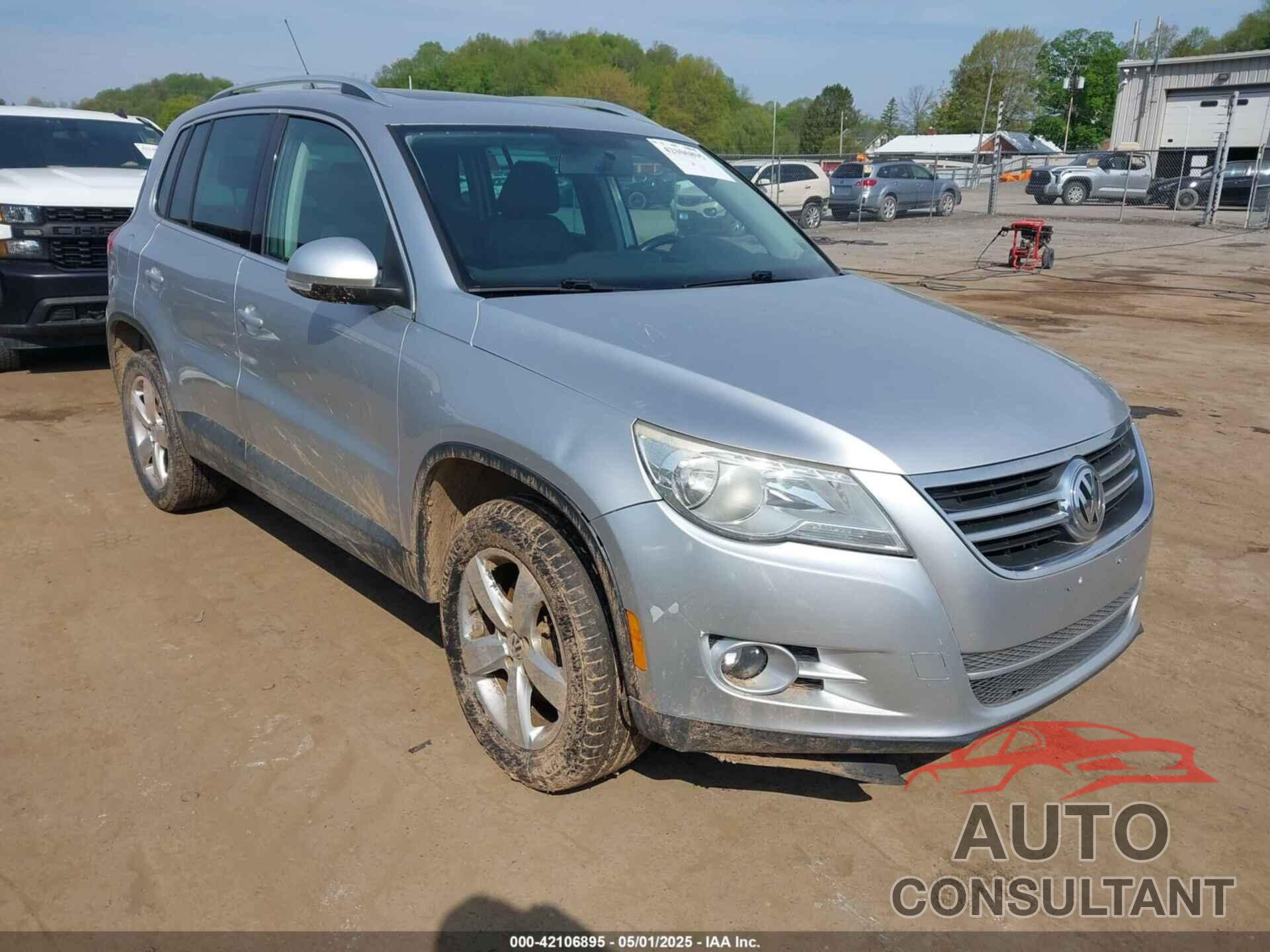 VOLKSWAGEN TIGUAN 2010 - WVGAV7AXXAW526737