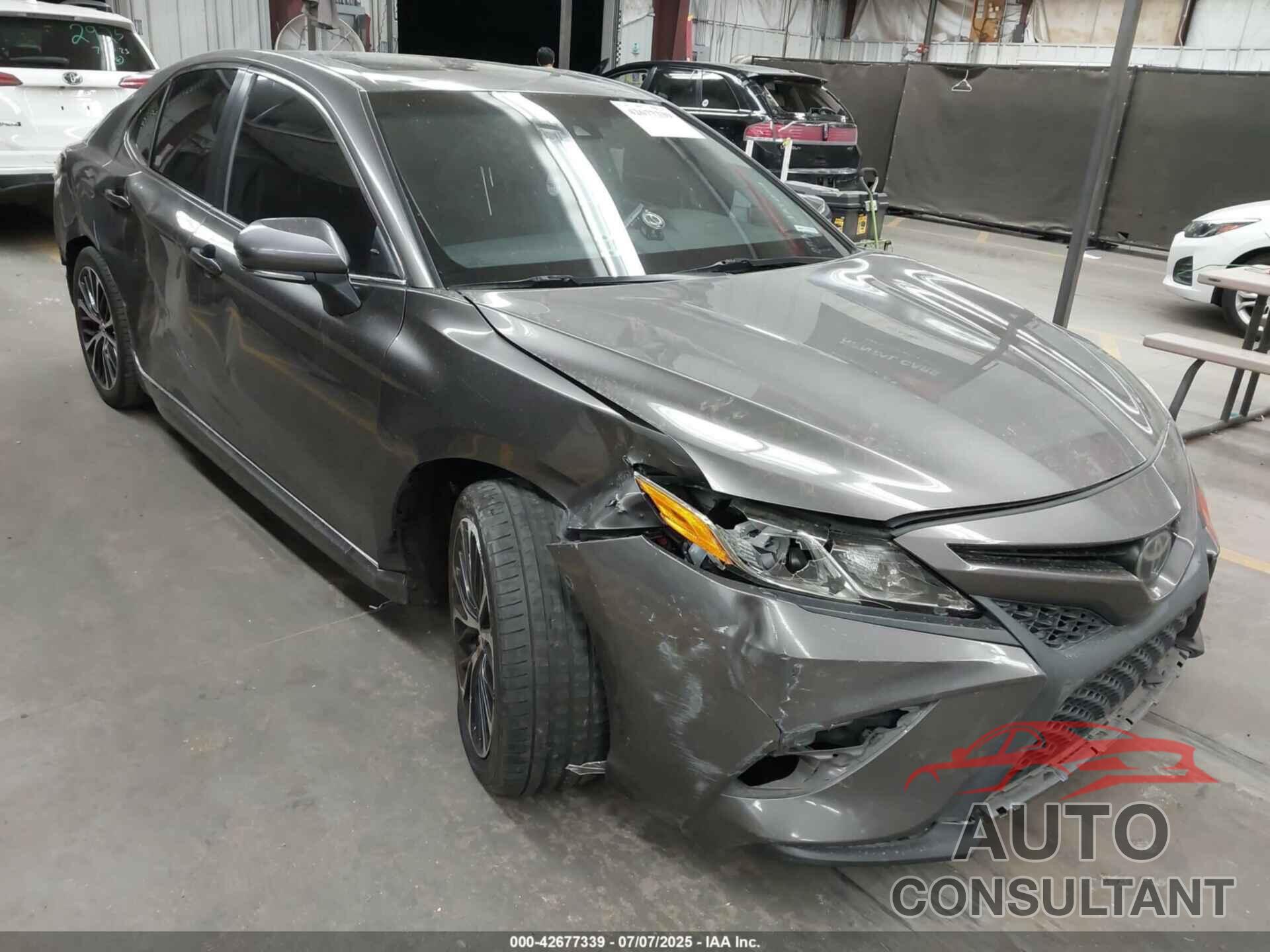 TOYOTA CAMRY 2018 - 4T1B11HK9JU606002