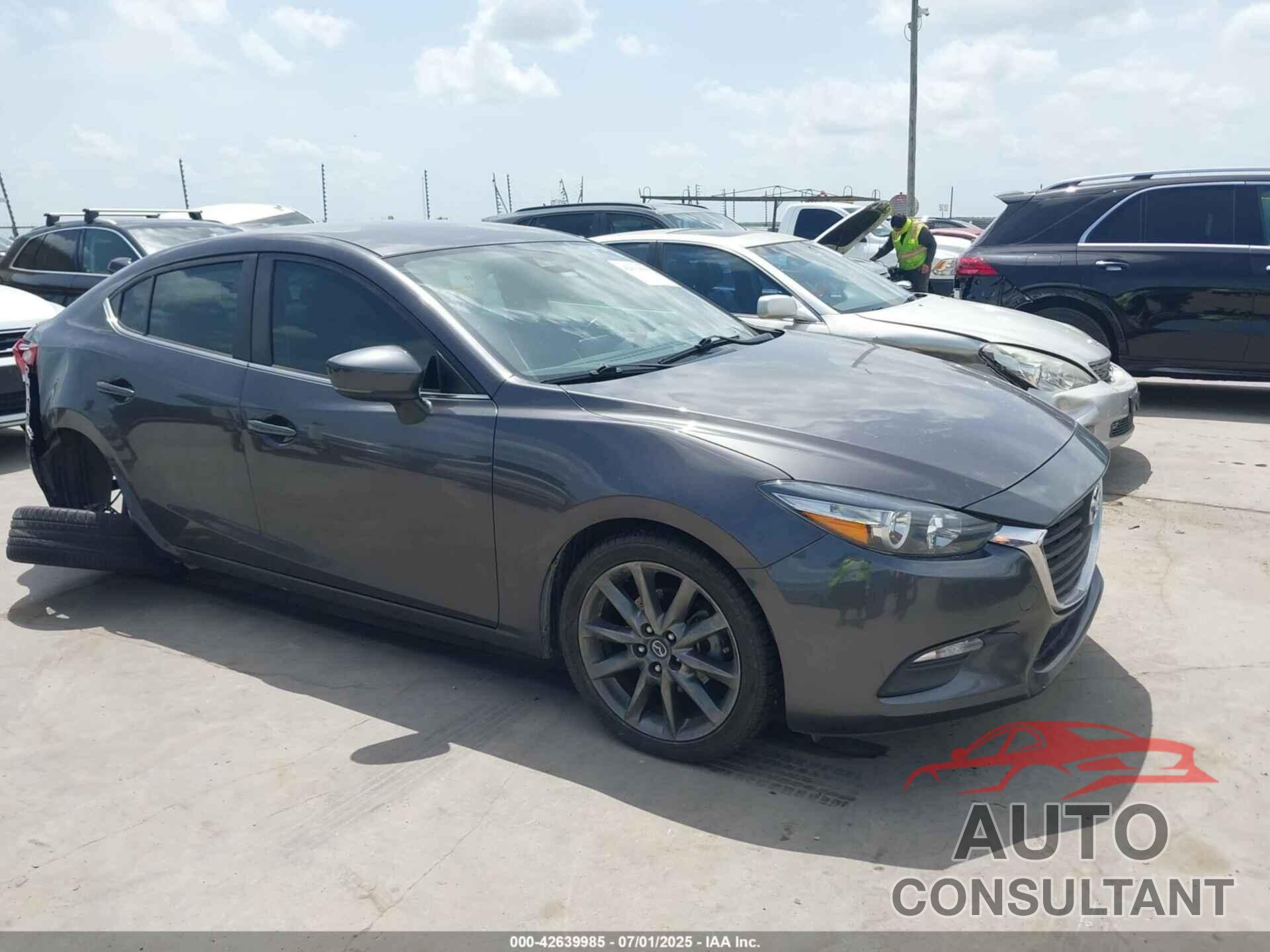 MAZDA MAZDA3 2018 - 3MZBN1V33JM272296