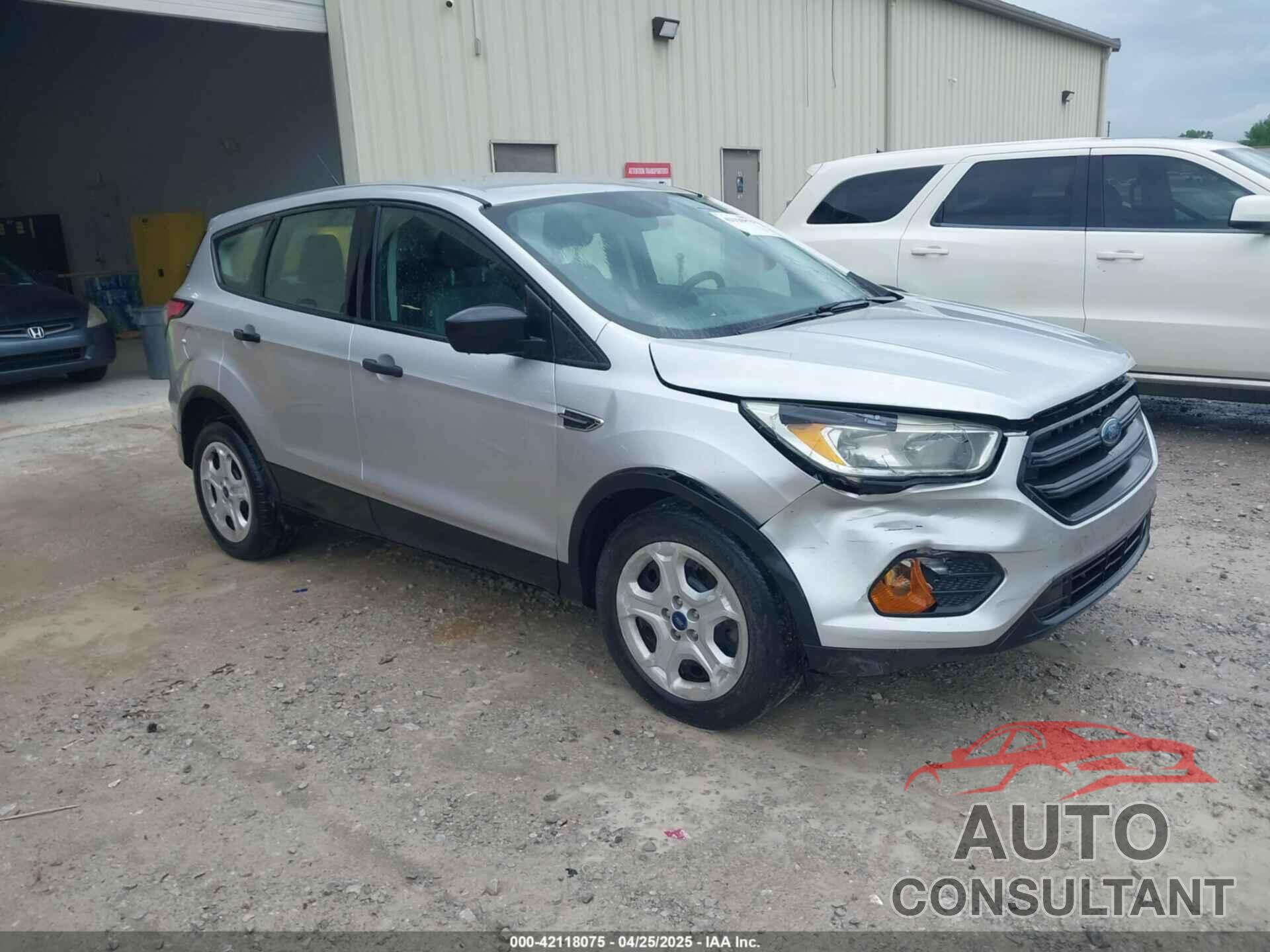 FORD ESCAPE 2017 - 1FMCU0F73HUC98565