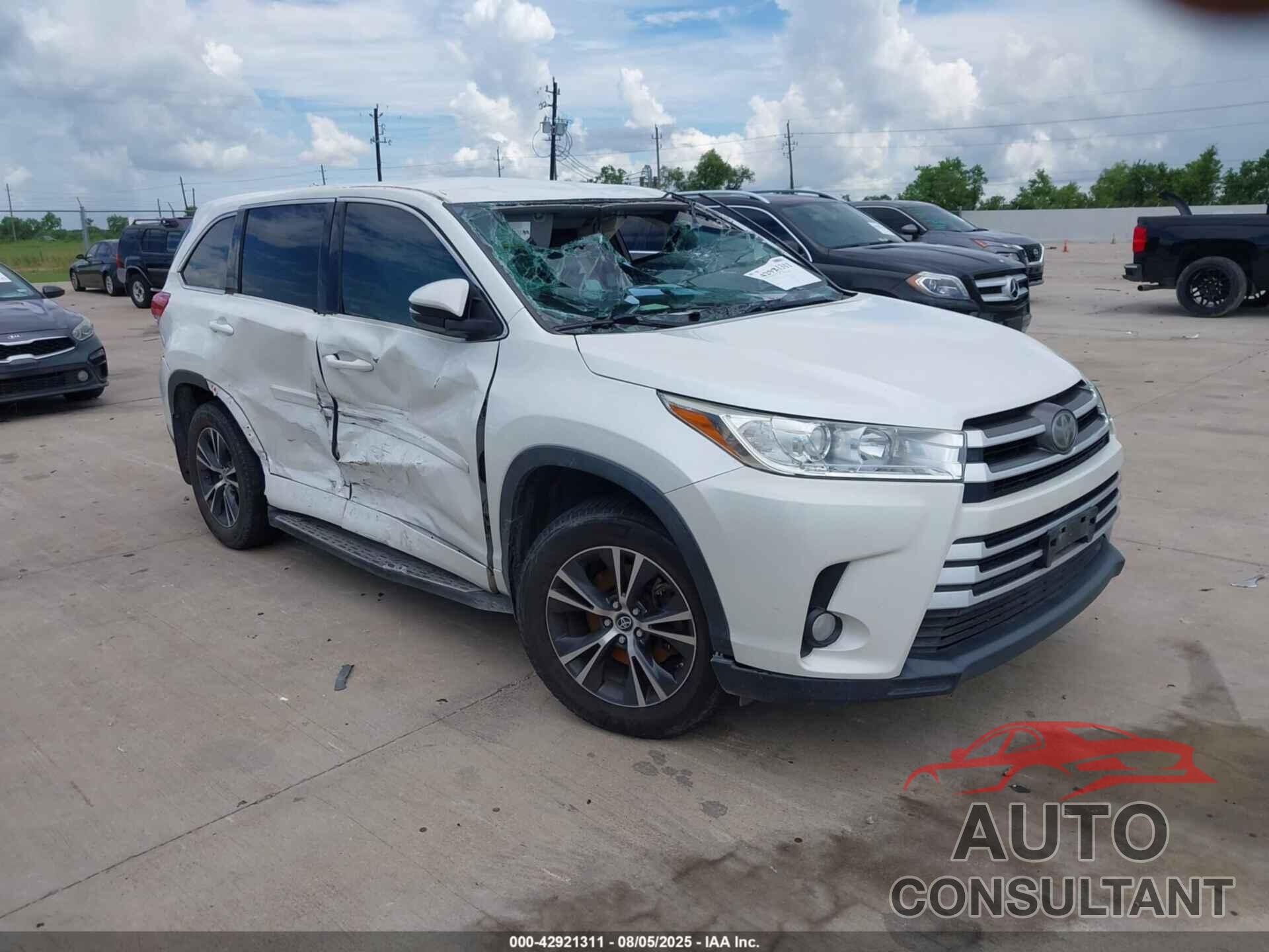 TOYOTA HIGHLANDER 2018 - 5TDZZRFH7JS251322