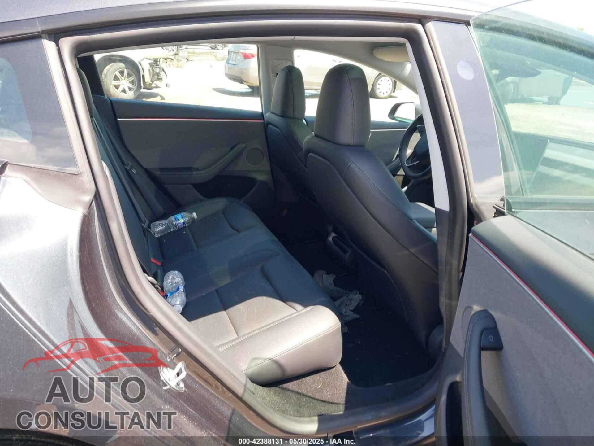 TESLA MODEL 3 2025 - 5YJ3E1EA3SF951271