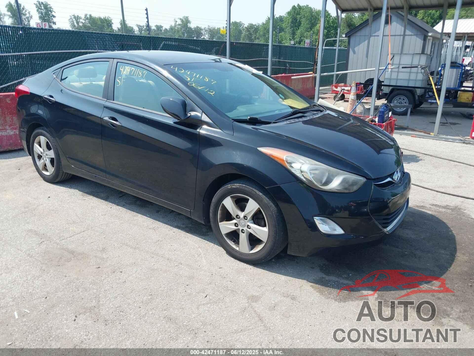 HYUNDAI ELANTRA 2013 - KMHDH4AE1DU493502