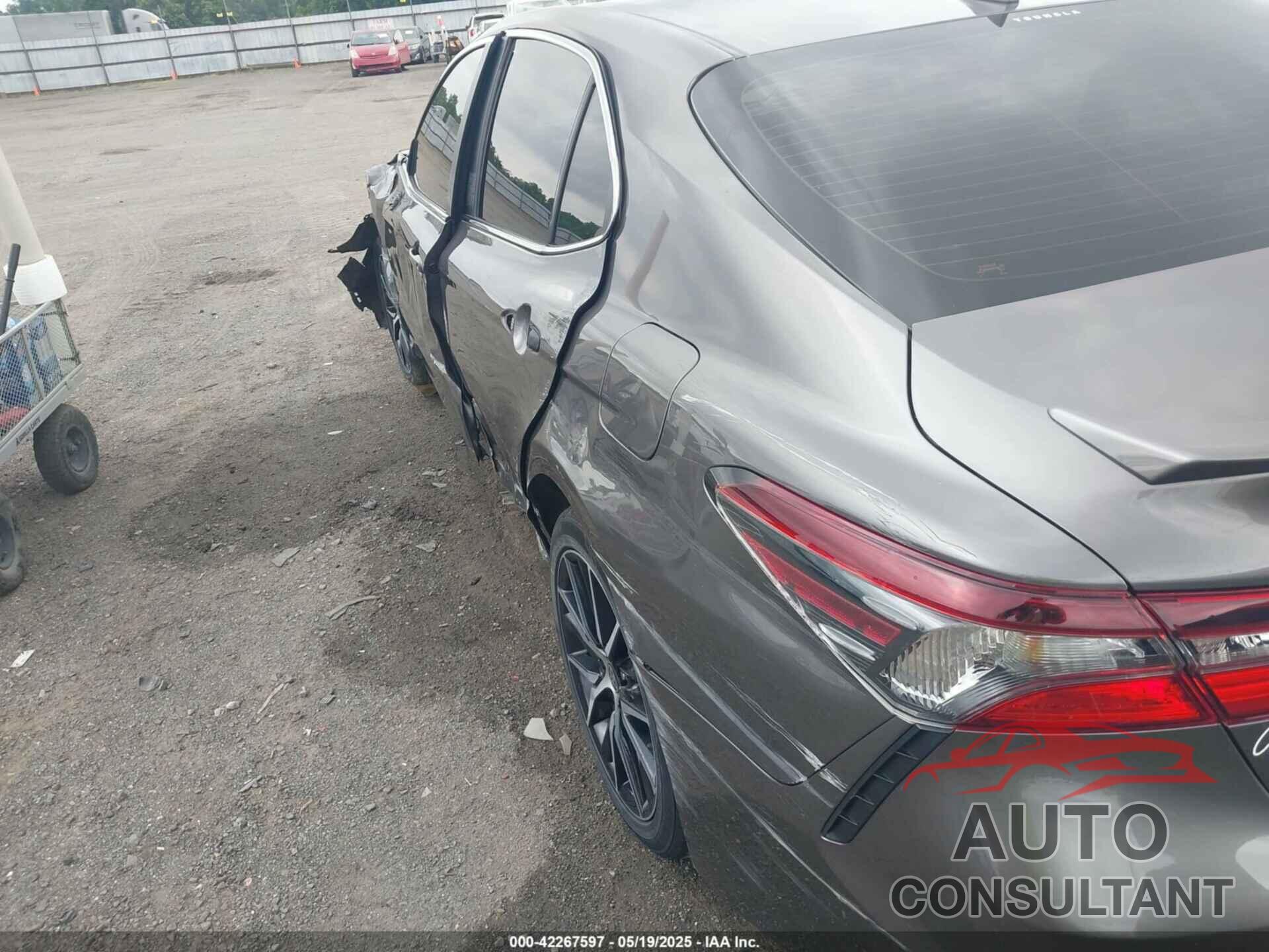 TOYOTA CAMRY 2023 - 4T1G11AK8PU798523