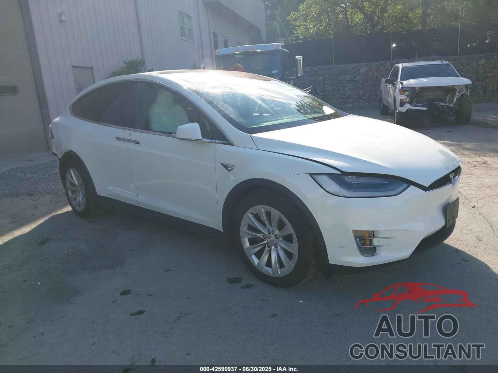 TESLA MODEL X 2020 - 5YJXCBE27LF242169