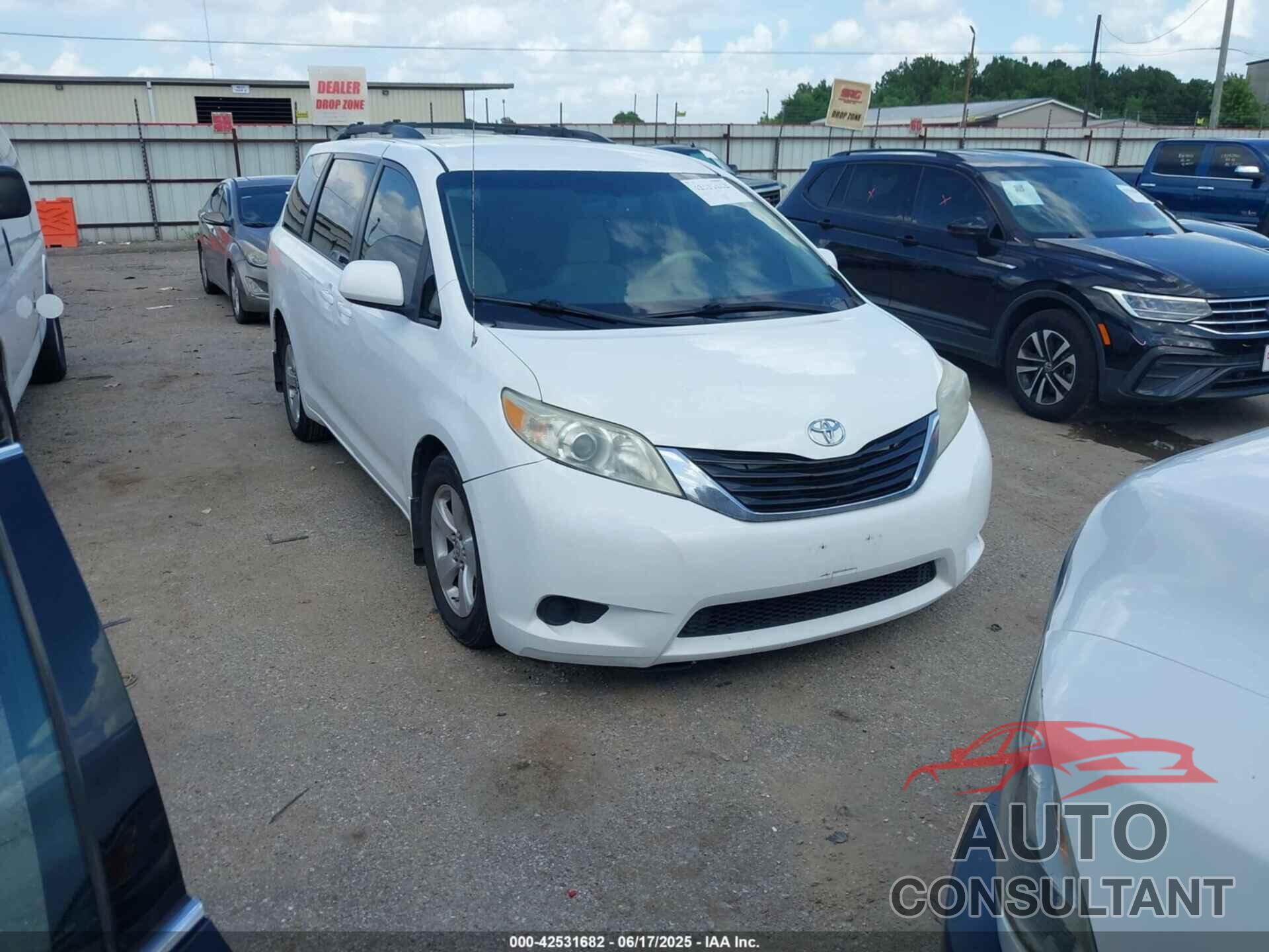 TOYOTA SIENNA 2013 - 5TDKK3DC5DS310043