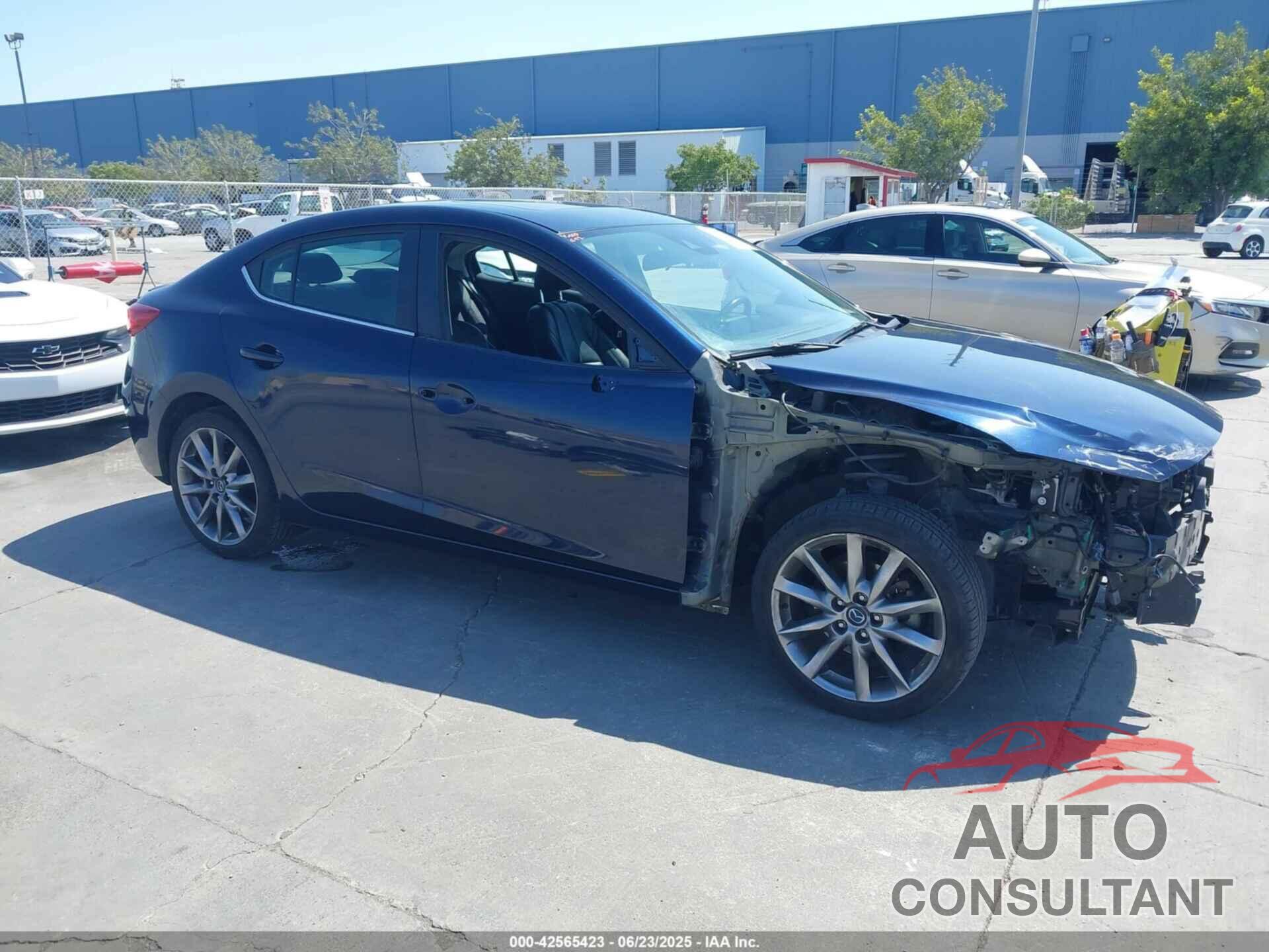 MAZDA MAZDA3 2018 - 3MZBN1V36JM173343