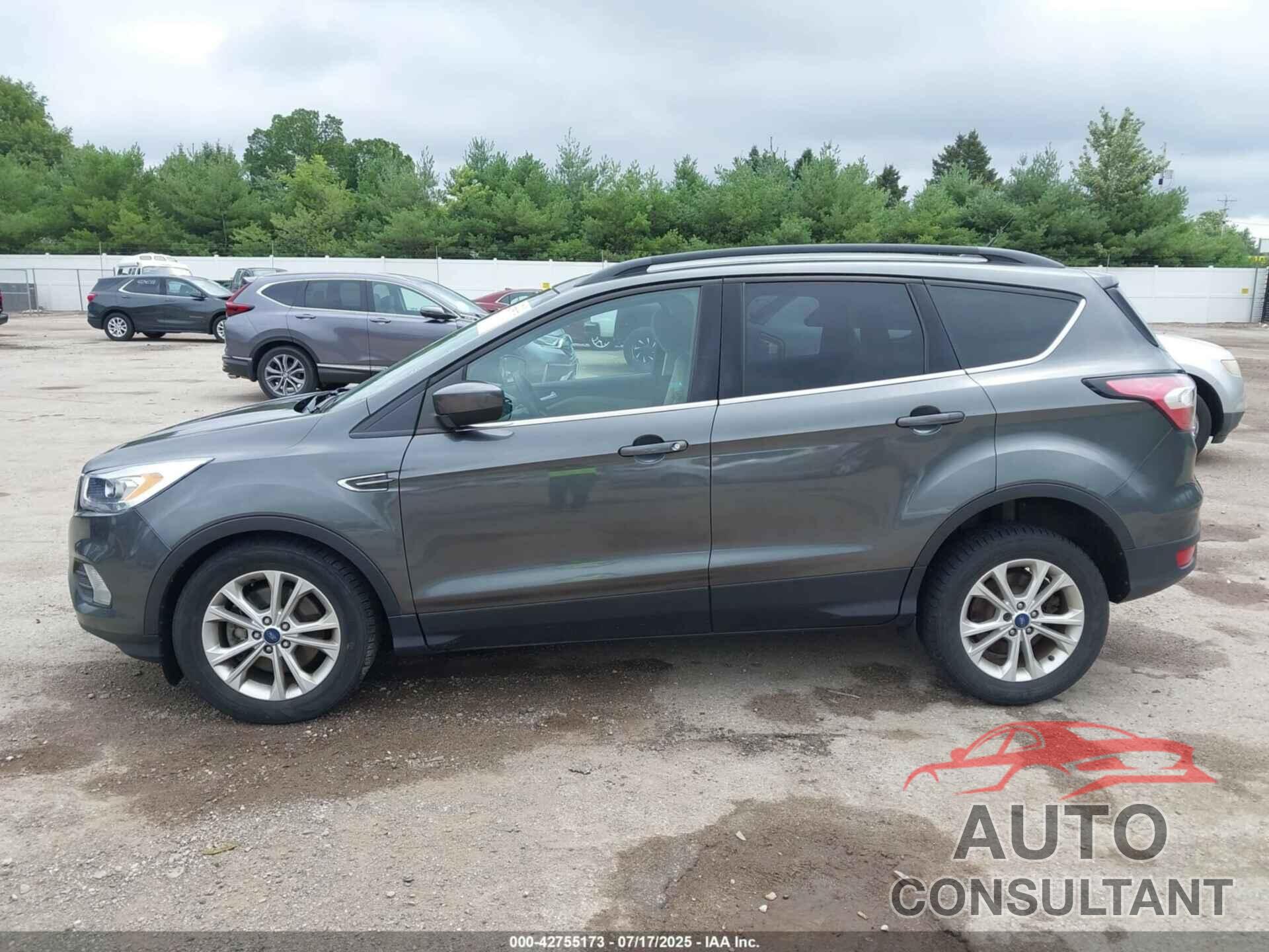 FORD ESCAPE 2017 - 1FMCU9G99HUC77546