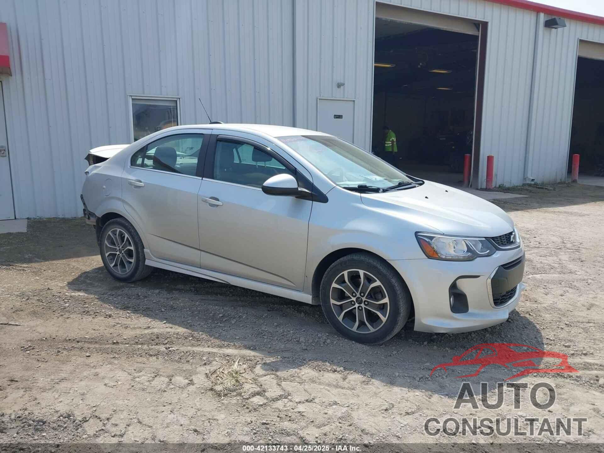 CHEVROLET SONIC 2018 - 1G1JD5SH8J4100214