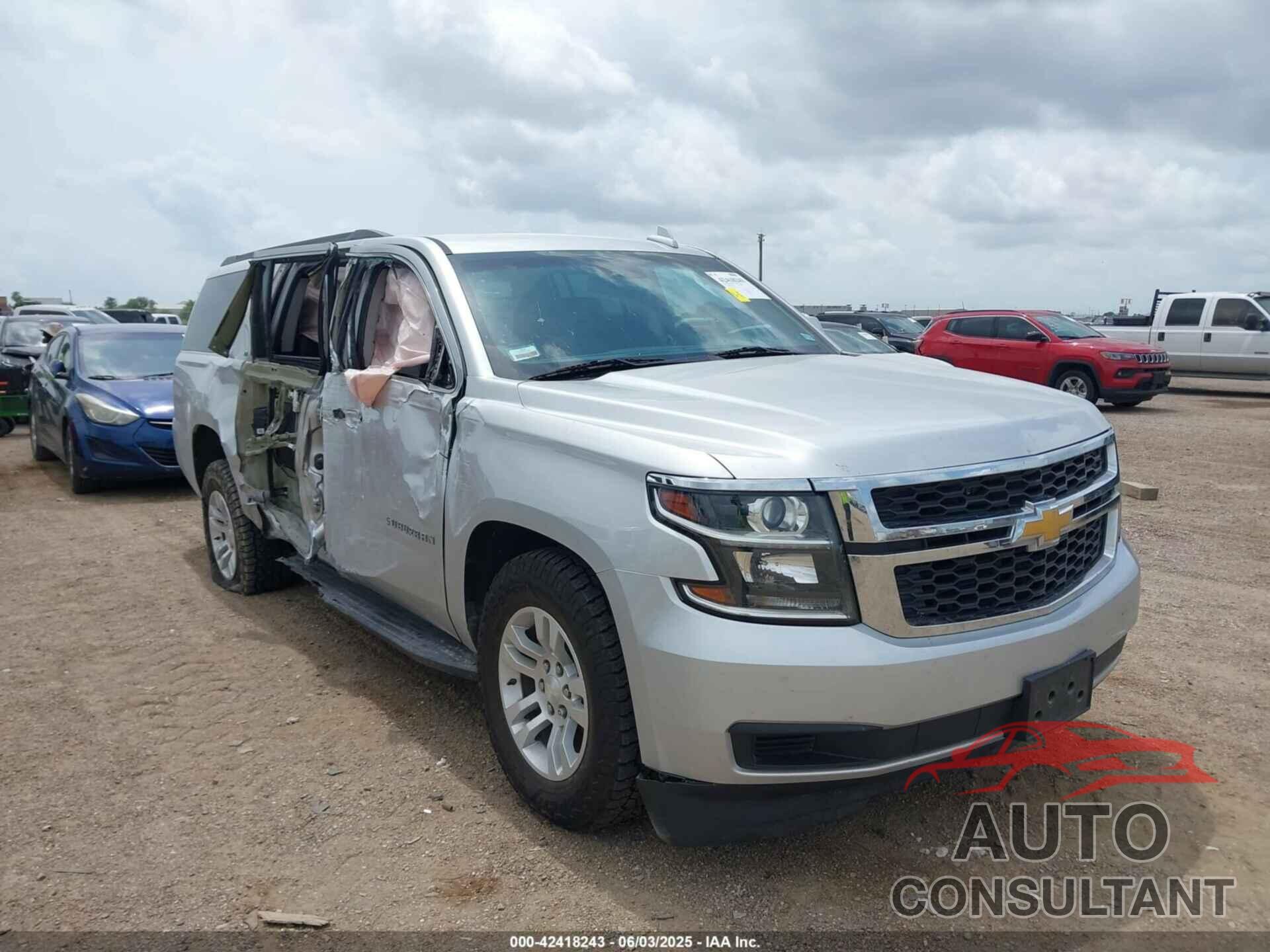 CHEVROLET SUBURBAN 2018 - 1GNSKHKCXJR334078