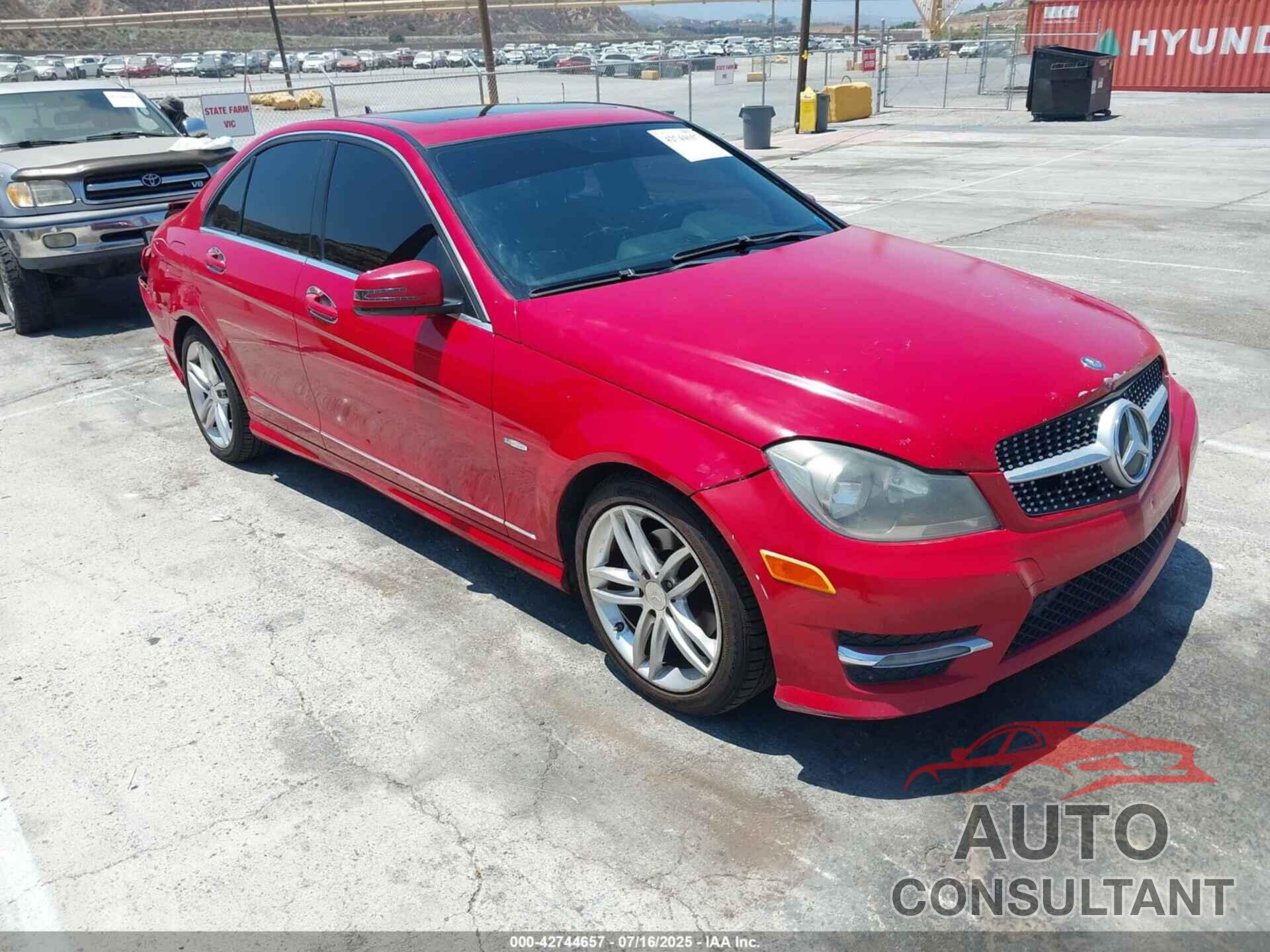 MERCEDES-BENZ C 250 2012 - WDDGF4HB0CR218519