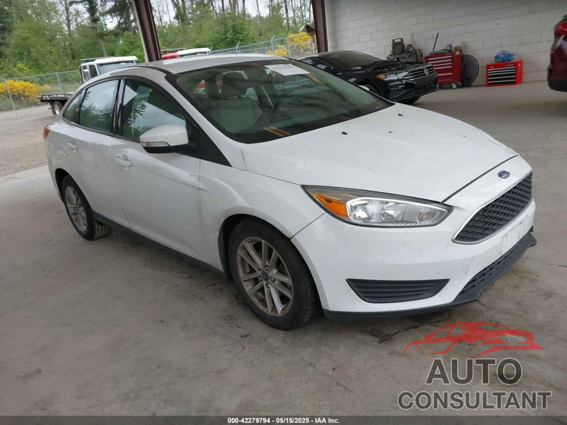 FORD FOCUS 2017 - 1FADP3F23HL337317