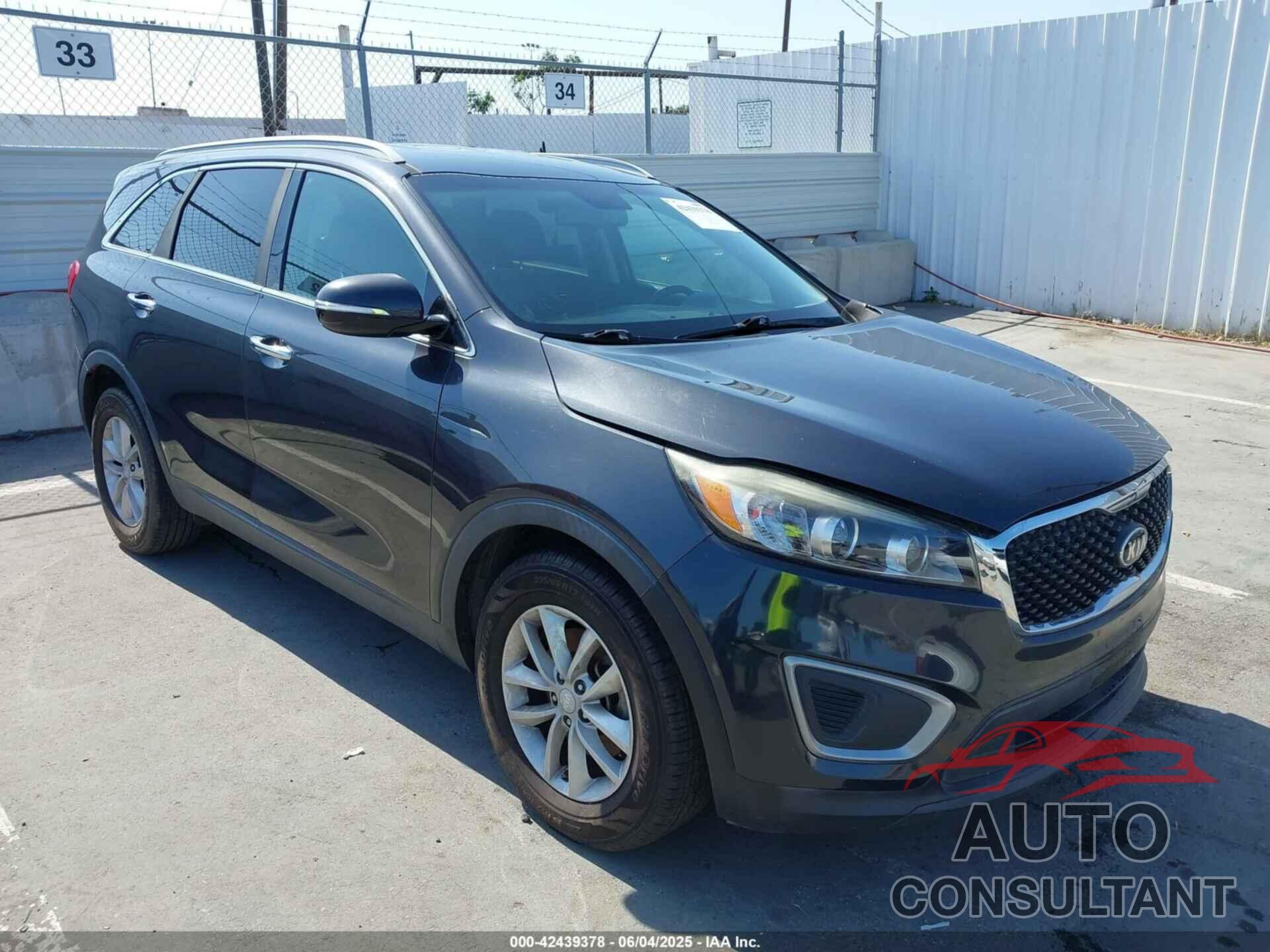 KIA SORENTO 2017 - 5XYPG4A32HG297353