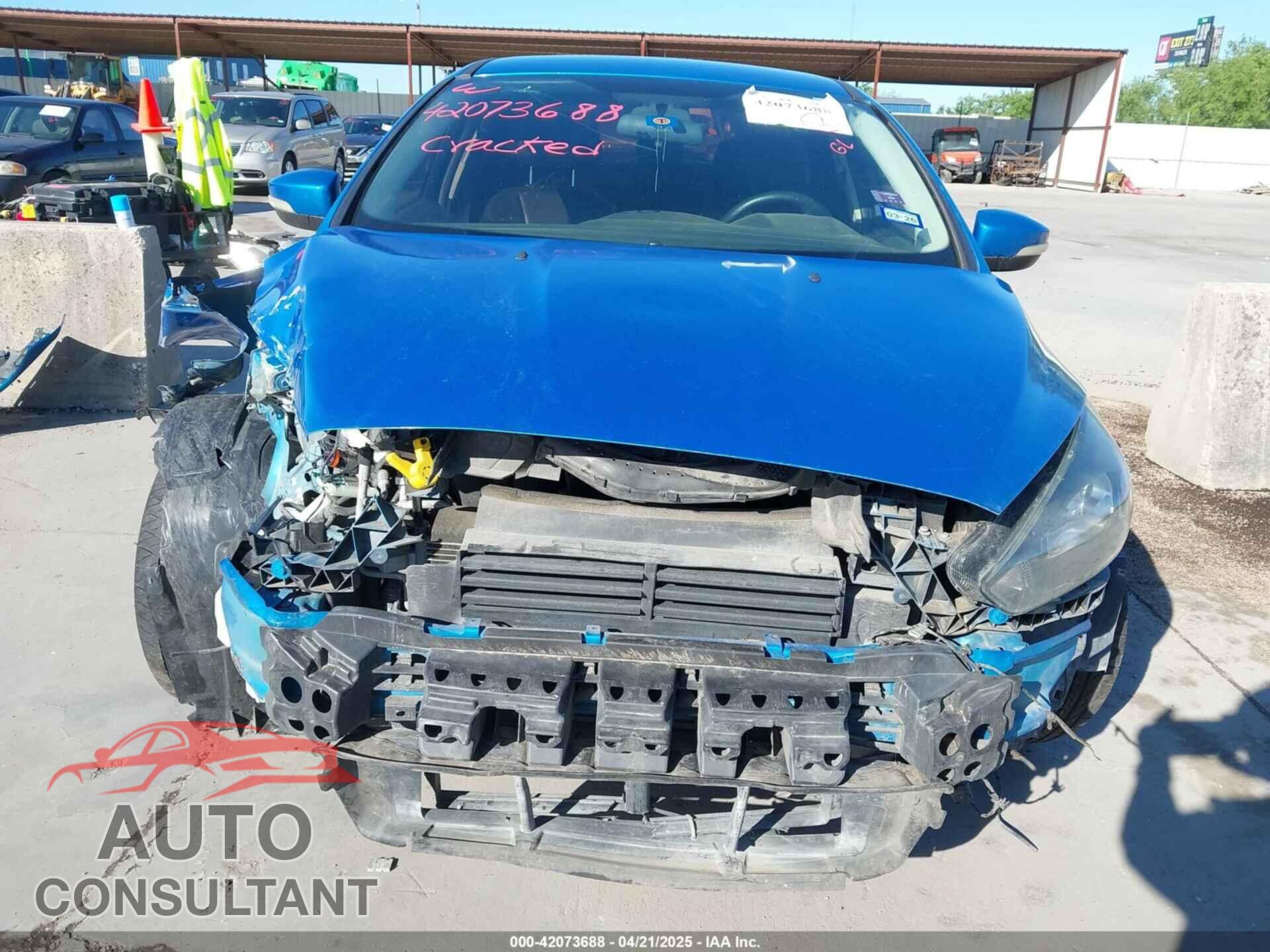 FORD FOCUS 2015 - 1FADP3F2XFL322746