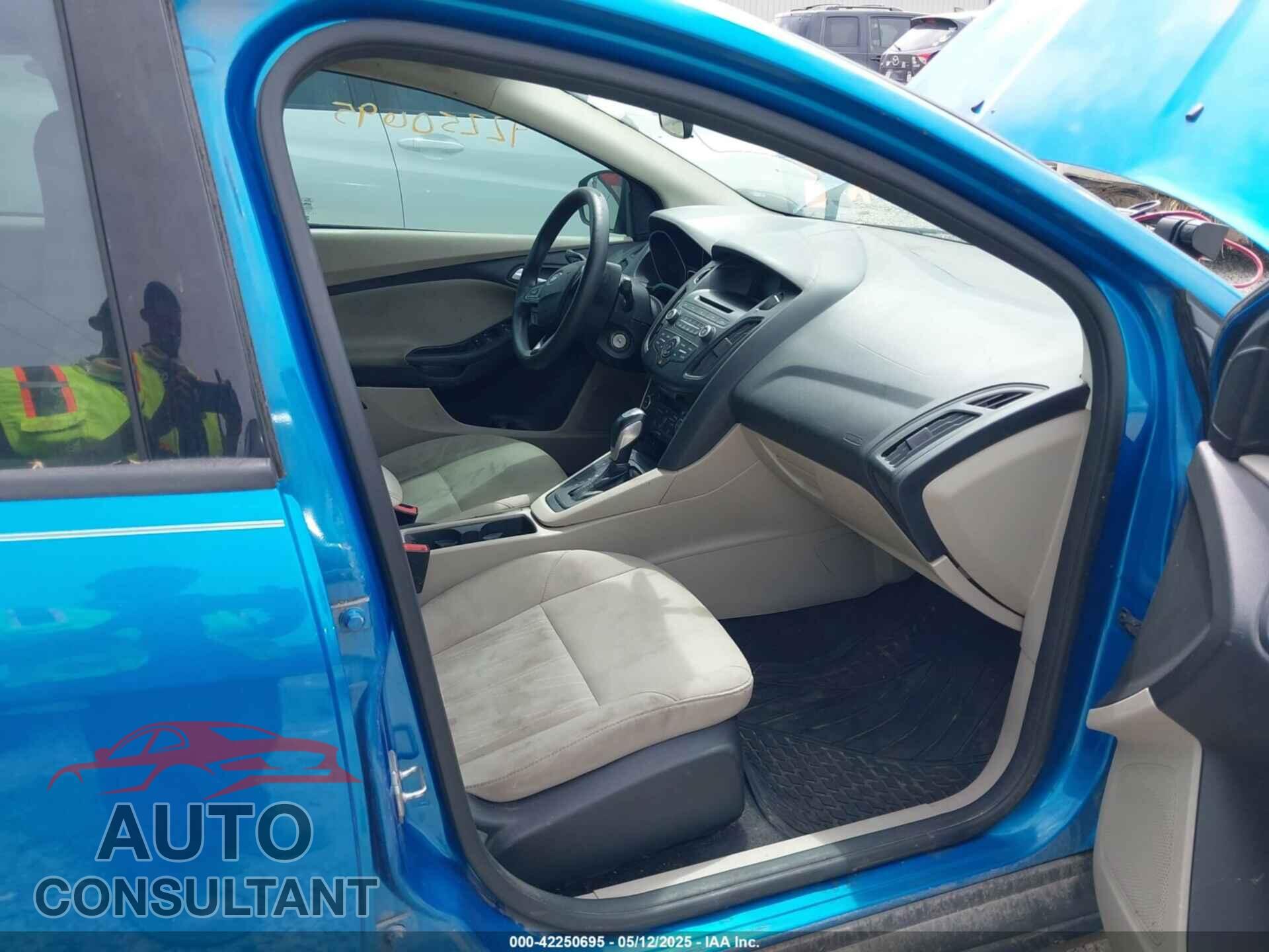 FORD FOCUS 2016 - 1FADP3FE2GL211832