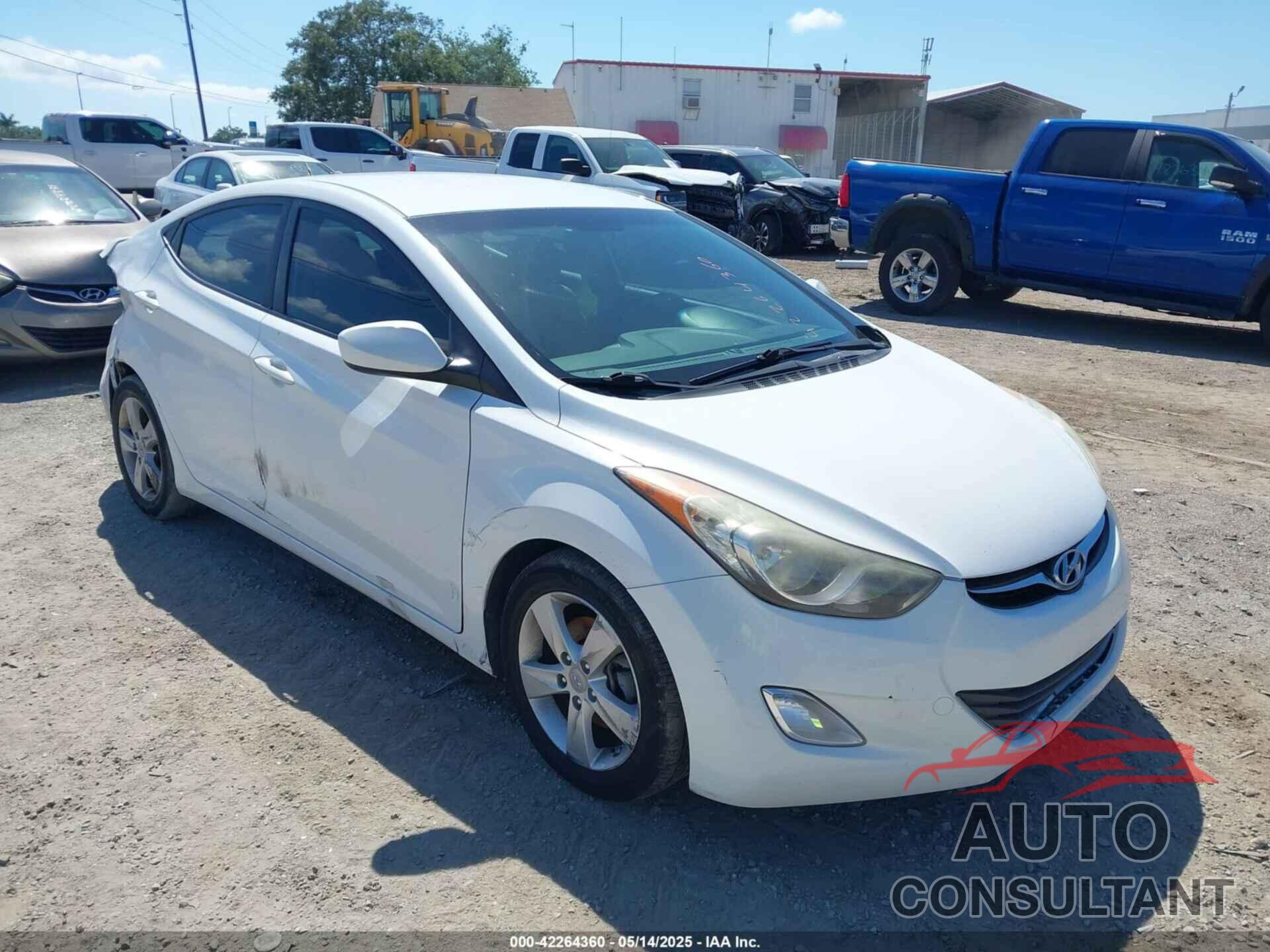 HYUNDAI ELANTRA 2013 - 5NPDH4AE8DH451567