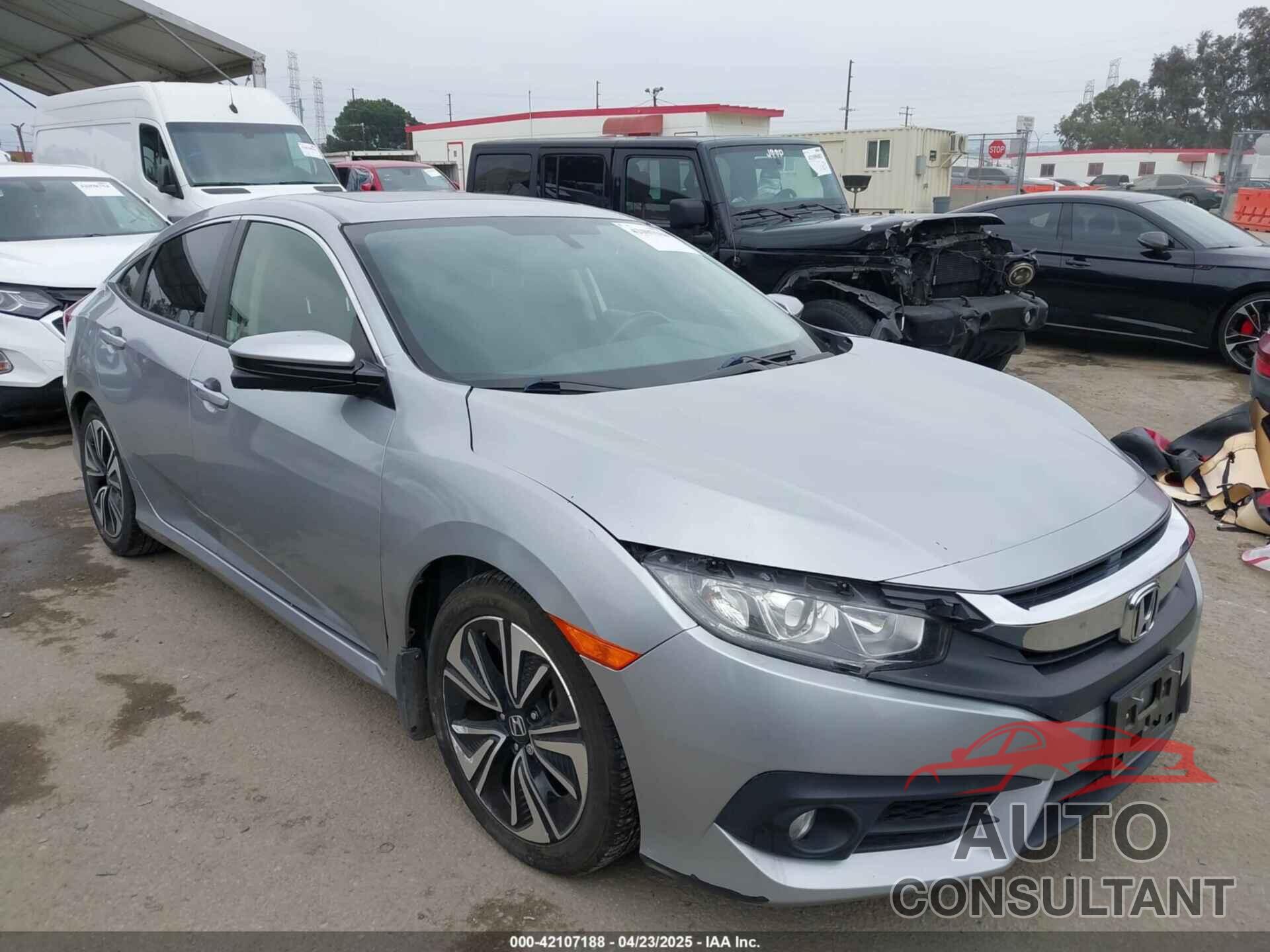 HONDA CIVIC 2018 - JHMFC1F39JX021543