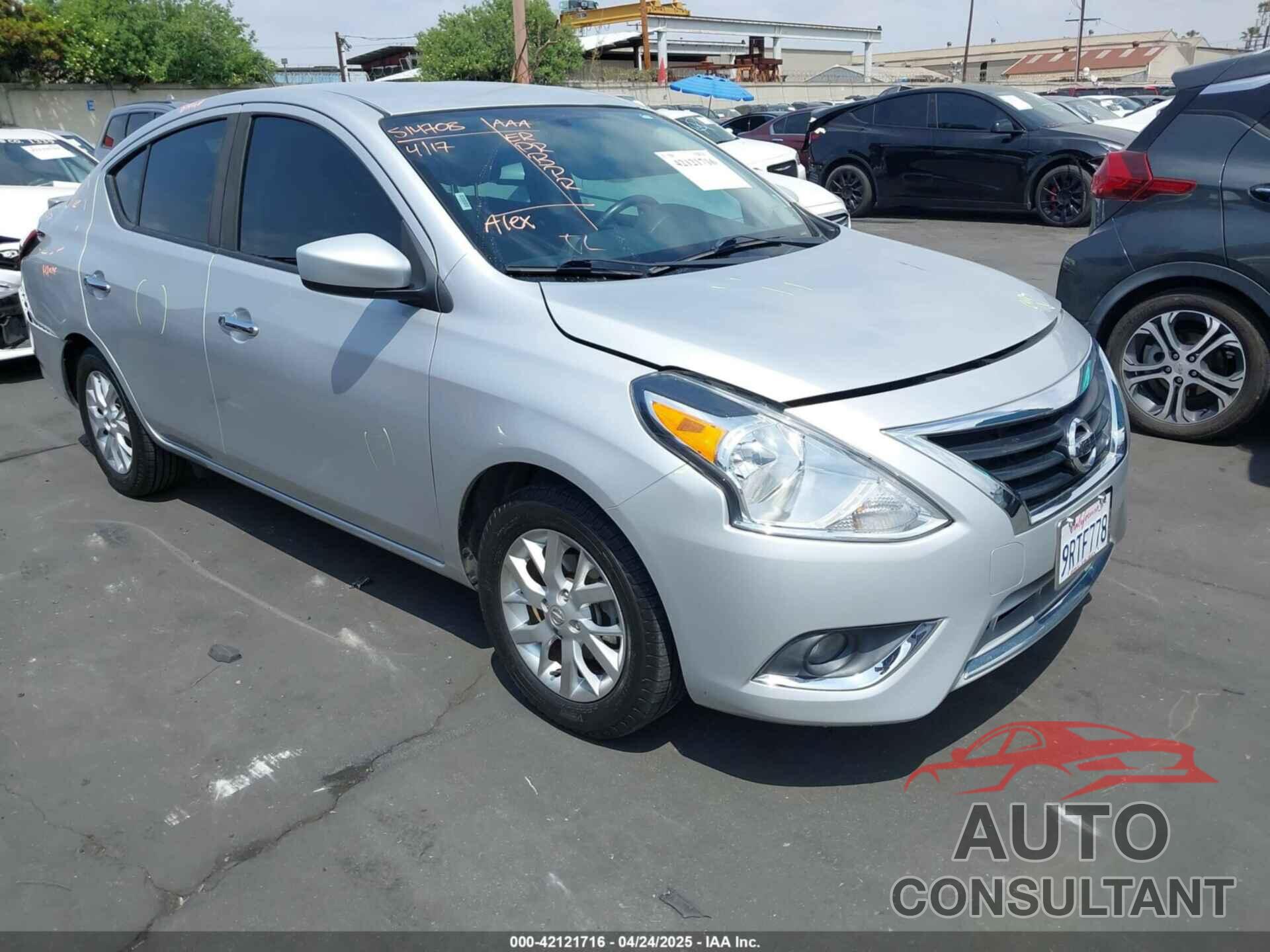 NISSAN VERSA 2018 - 3N1CN7APXJL808107