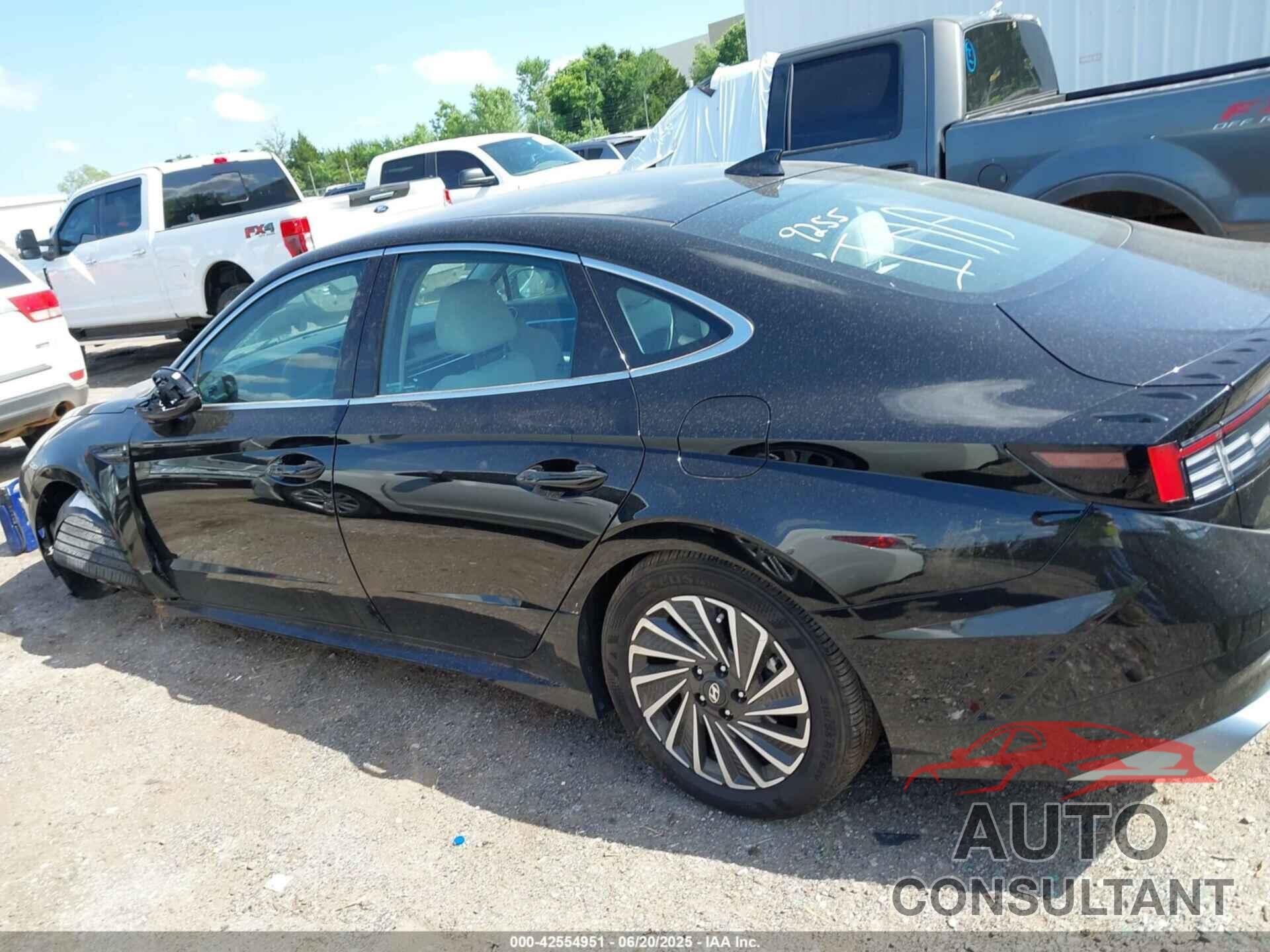 HYUNDAI SONATA HYBRID 2024 - KMHL34JJ1RA099255