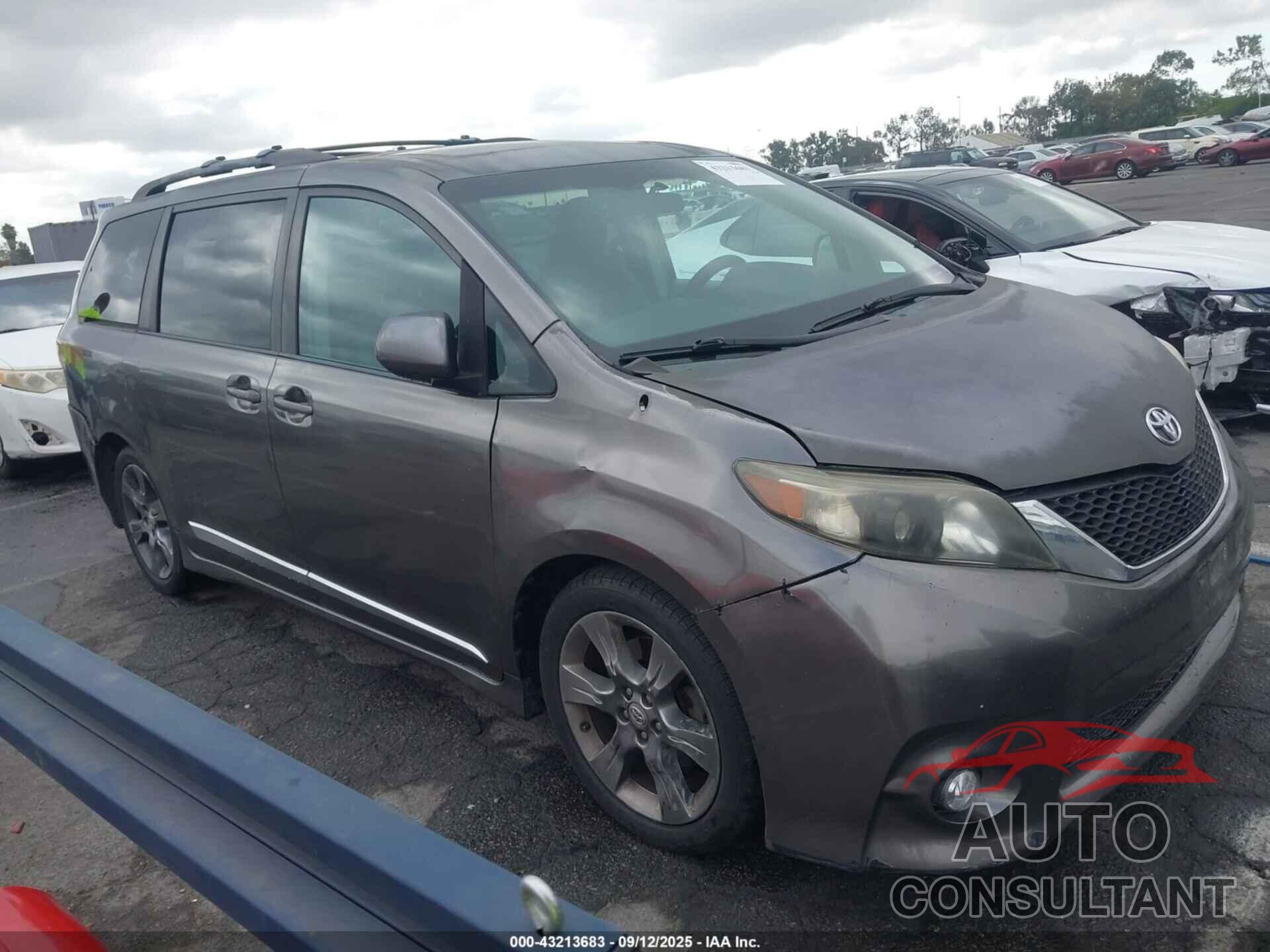 TOYOTA SIENNA 2011 - 5TDXK3DC5BS162558