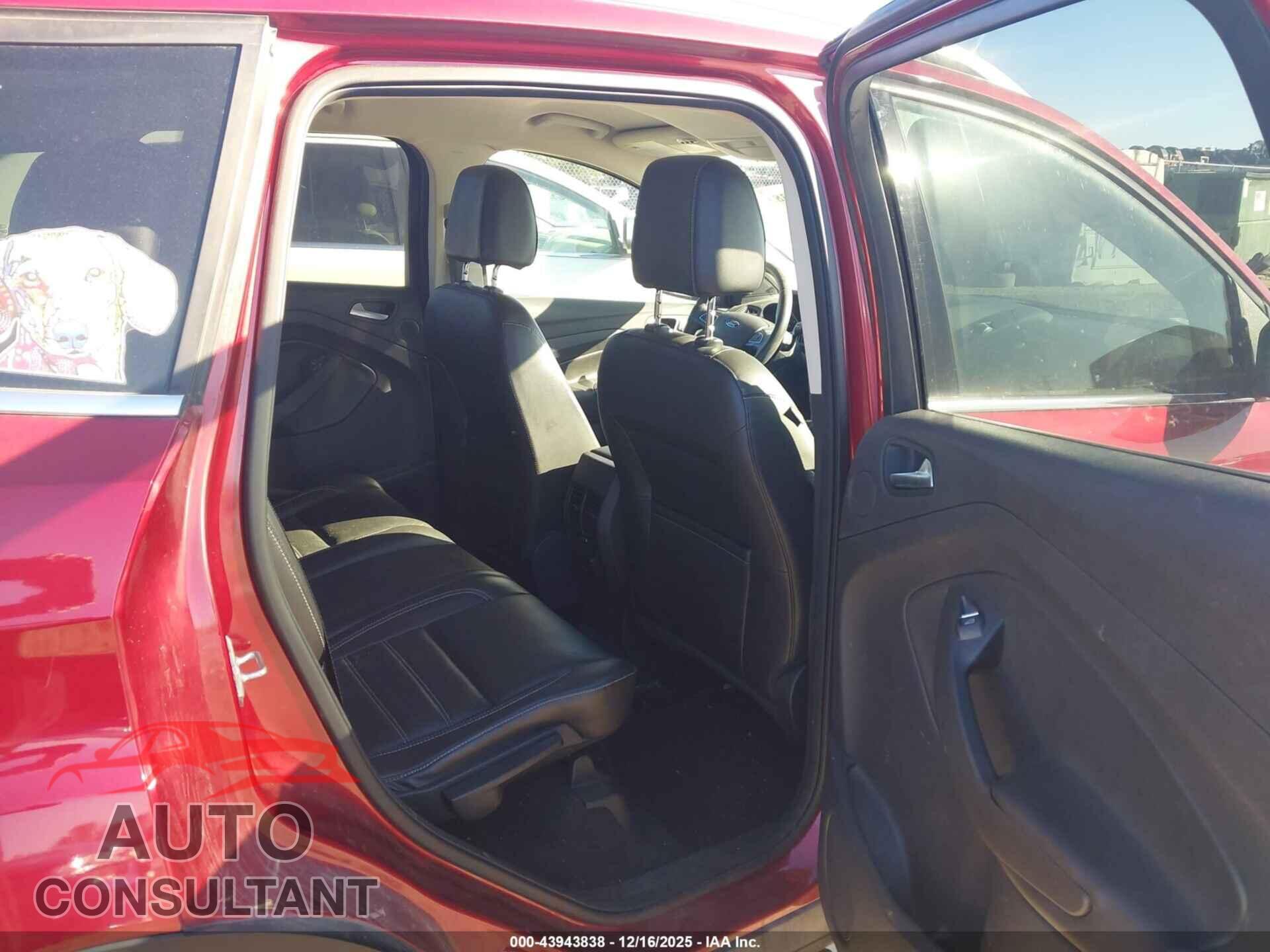 FORD ESCAPE 2017 - 1FMCU0JD4HUF05266