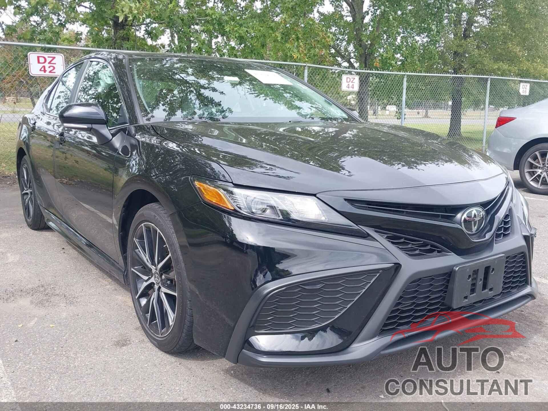 TOYOTA CAMRY 2023 - 4T1G11AK9PU144923