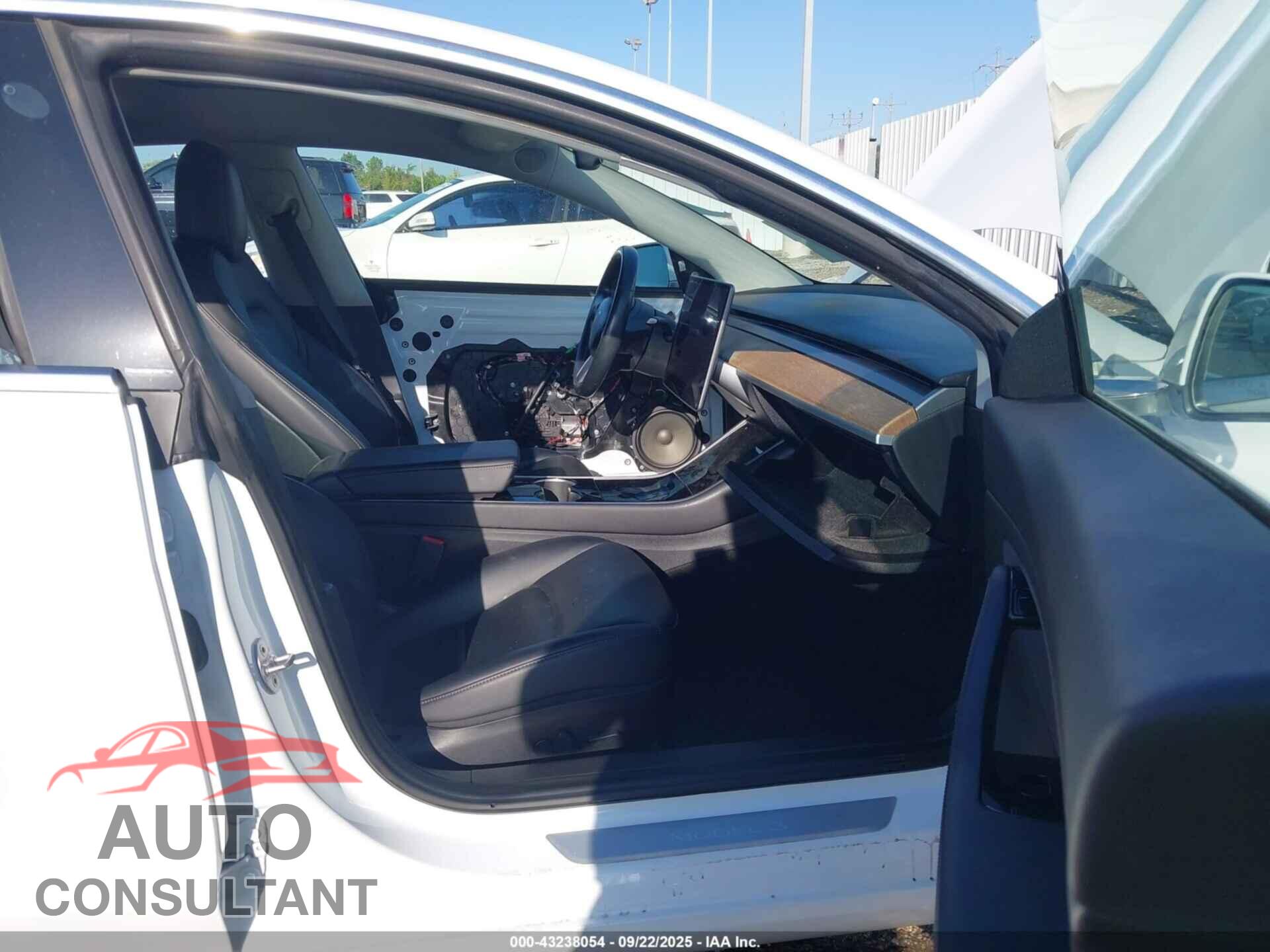 TESLA MODEL 3 2018 - 5YJ3E1EA1JF076853