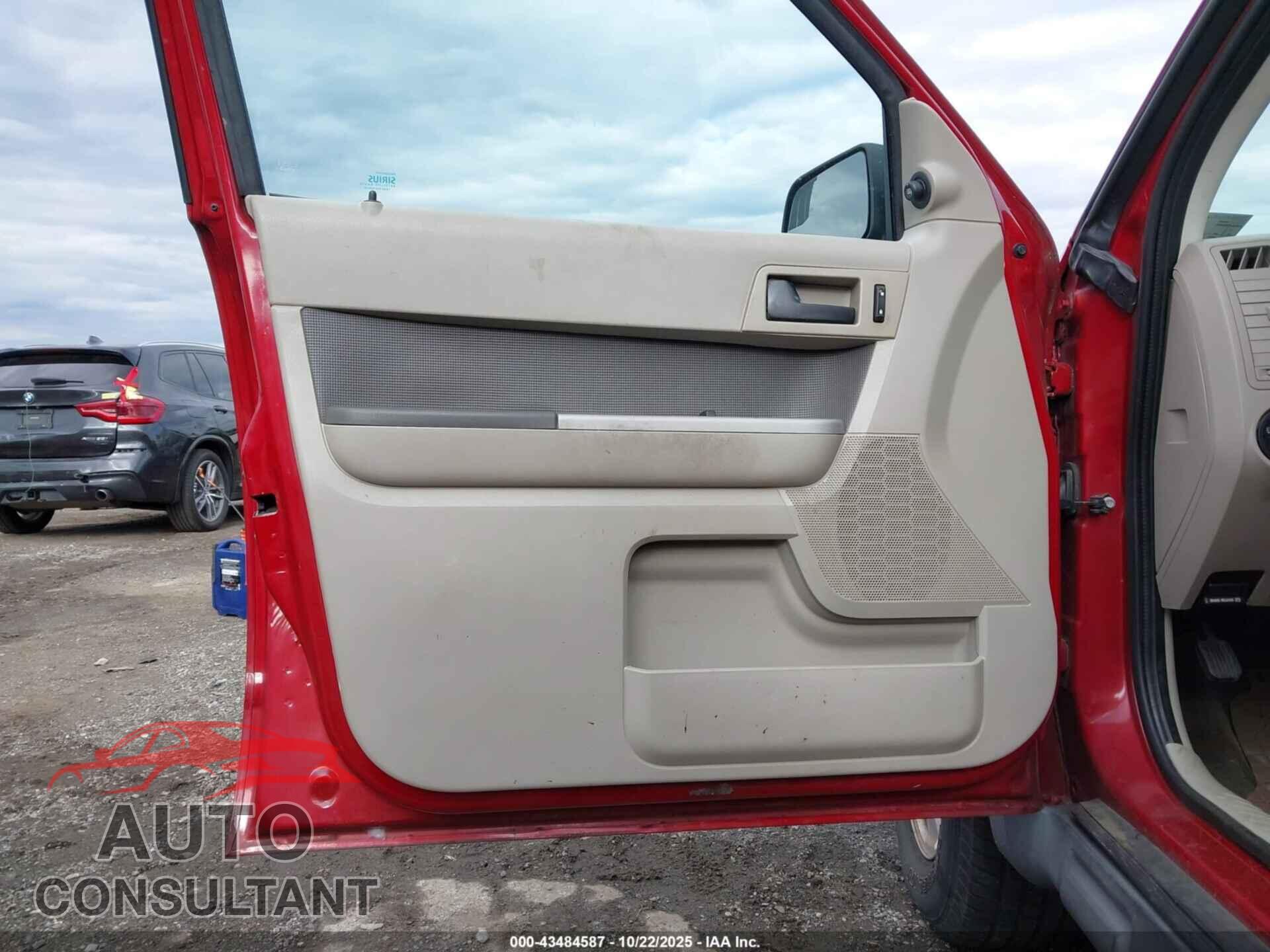 FORD ESCAPE 2011 - 1FMCU9DG6BKA72174