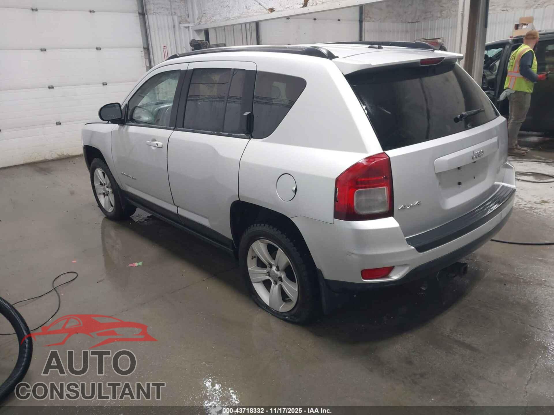 JEEP COMPASS 2011 - 1J4NF1FB4BD278554
